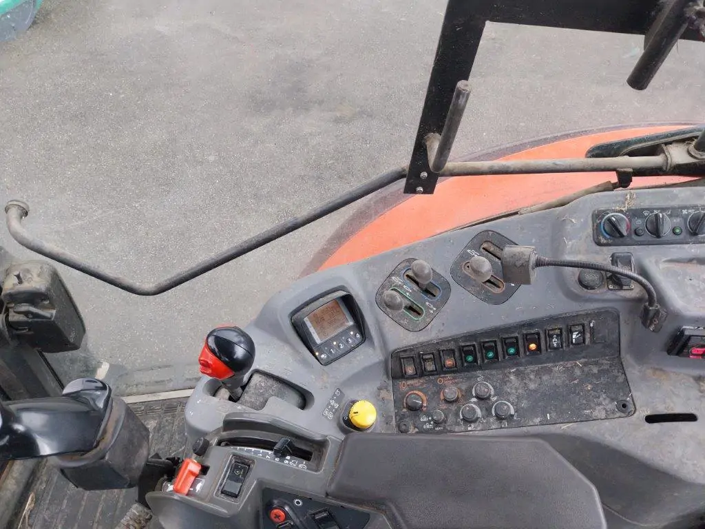 Image KUBOTA M135GX