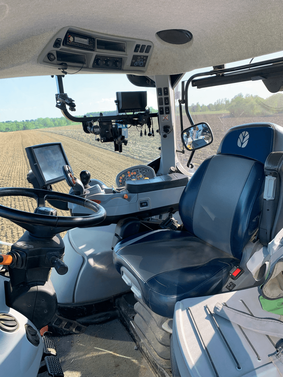 Image NEW HOLLAND TRACTEUR NH T7.230