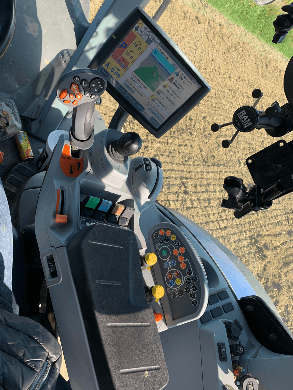 Image NEW HOLLAND TRACTEUR NH T7.230