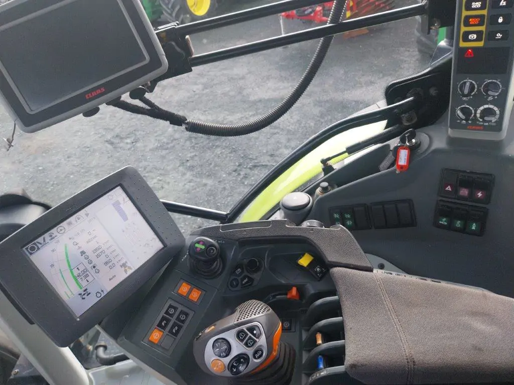 Image CLAAS TRACTEUR CLAAS AXION 810