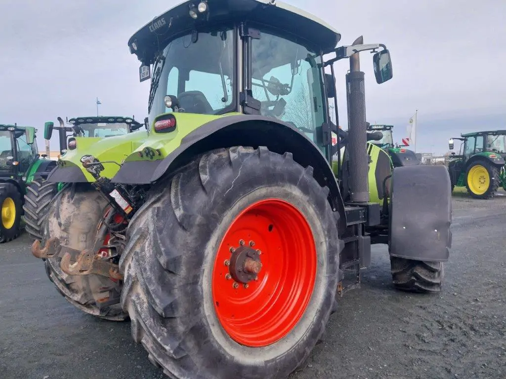 Image CLAAS TRACTEUR CLAAS AXION 810