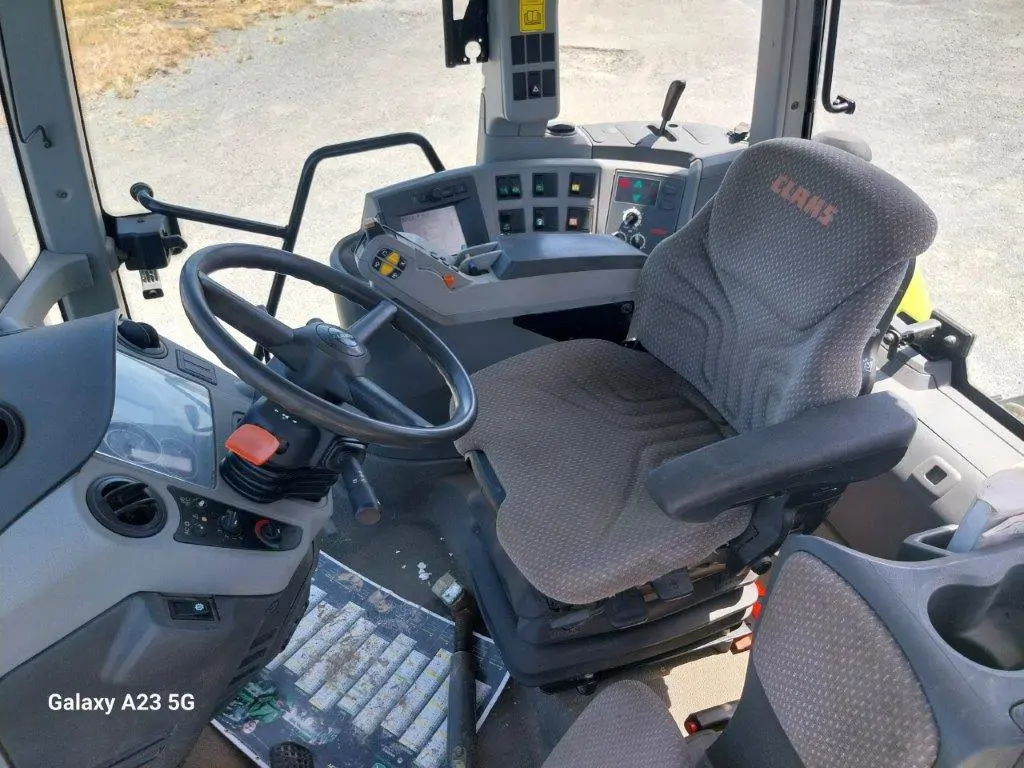 Image CLAAS TRACTEUR CLAAS AXION 810