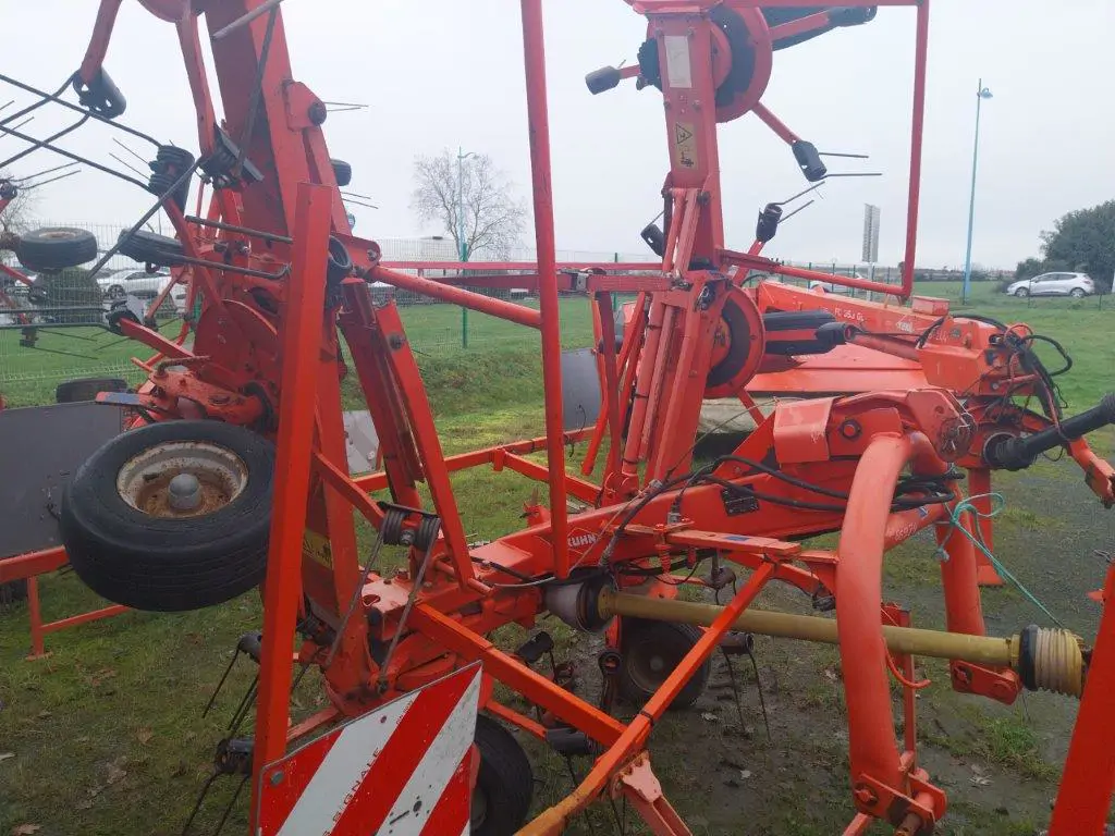 Image KUHN FANEUSE GF 6502