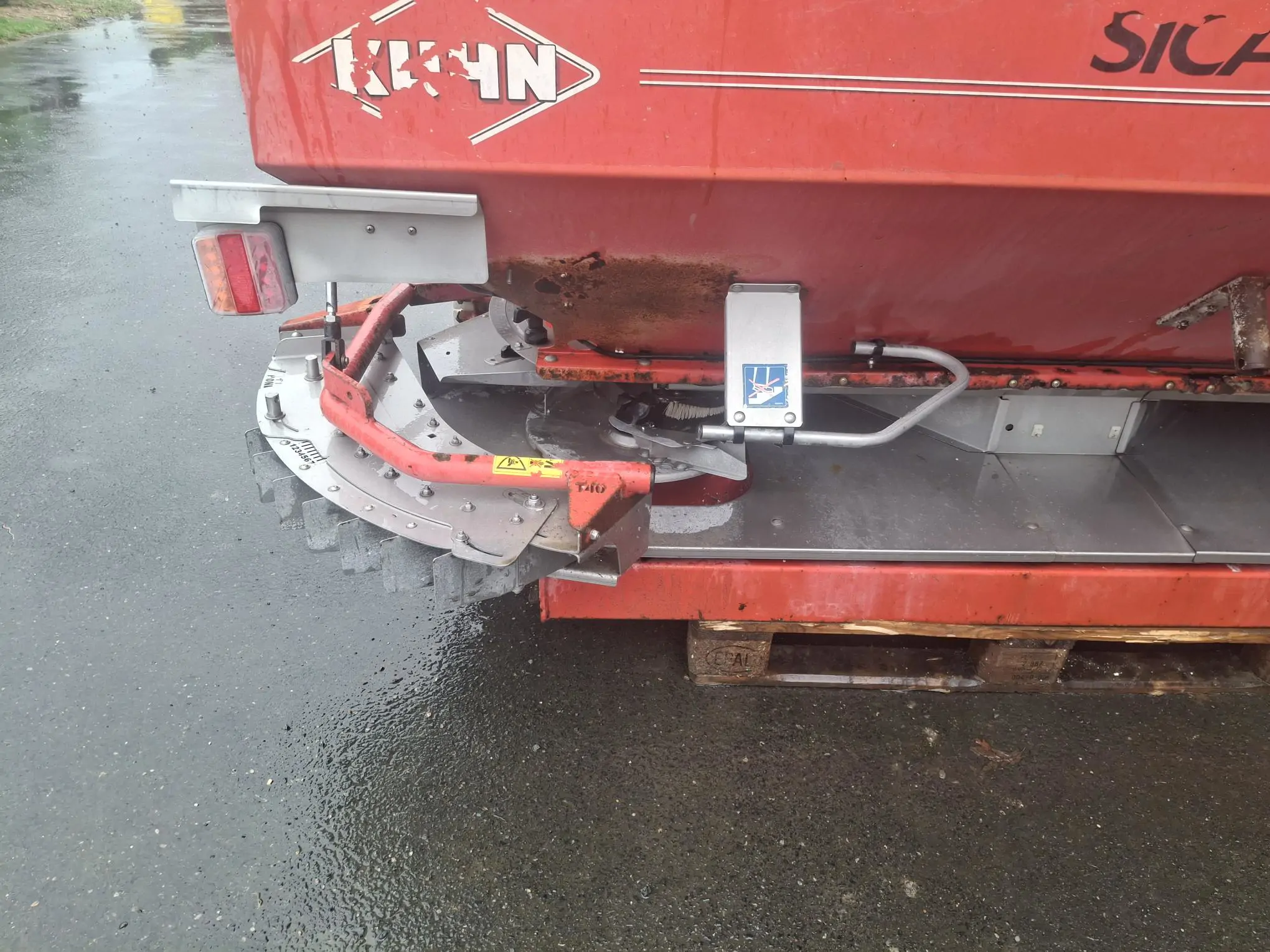 Image KUHN DISTRIBUTEUR ENGRAIS KUHN
