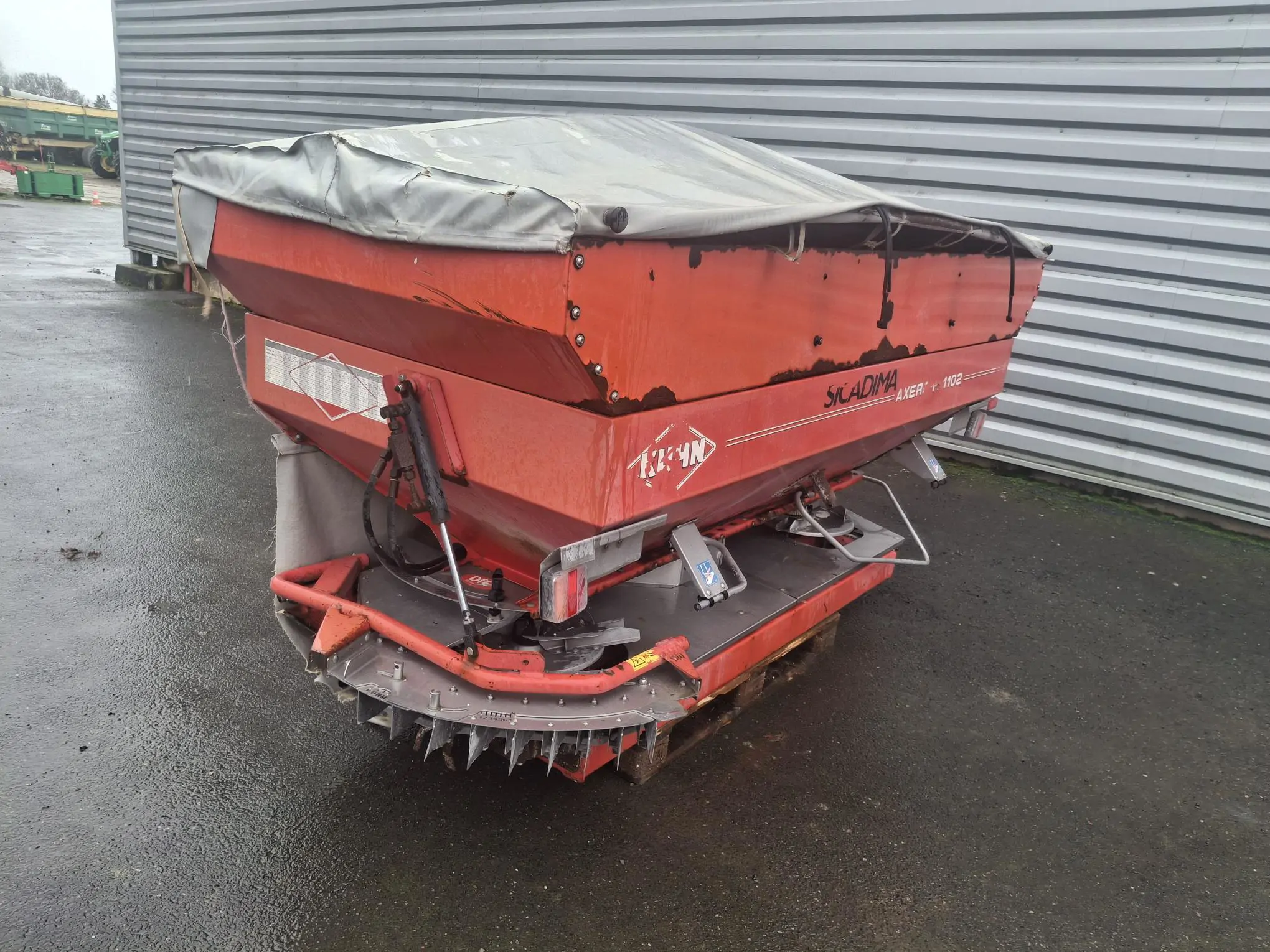 Image KUHN DISTRIBUTEUR ENGRAIS KUHN