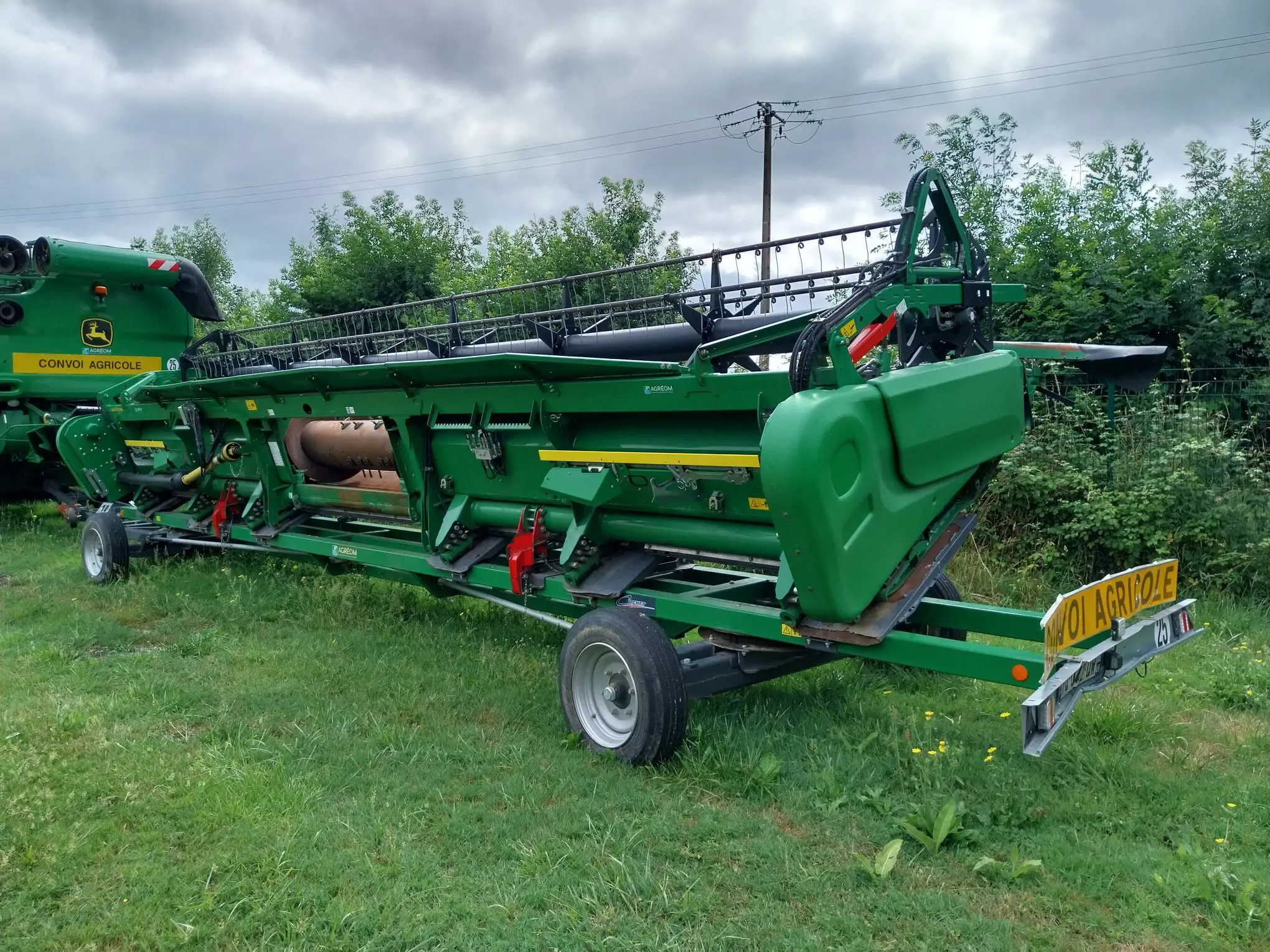 Photo JOHN DEERE CHARIOT DE COUPE ET COUPE 730X