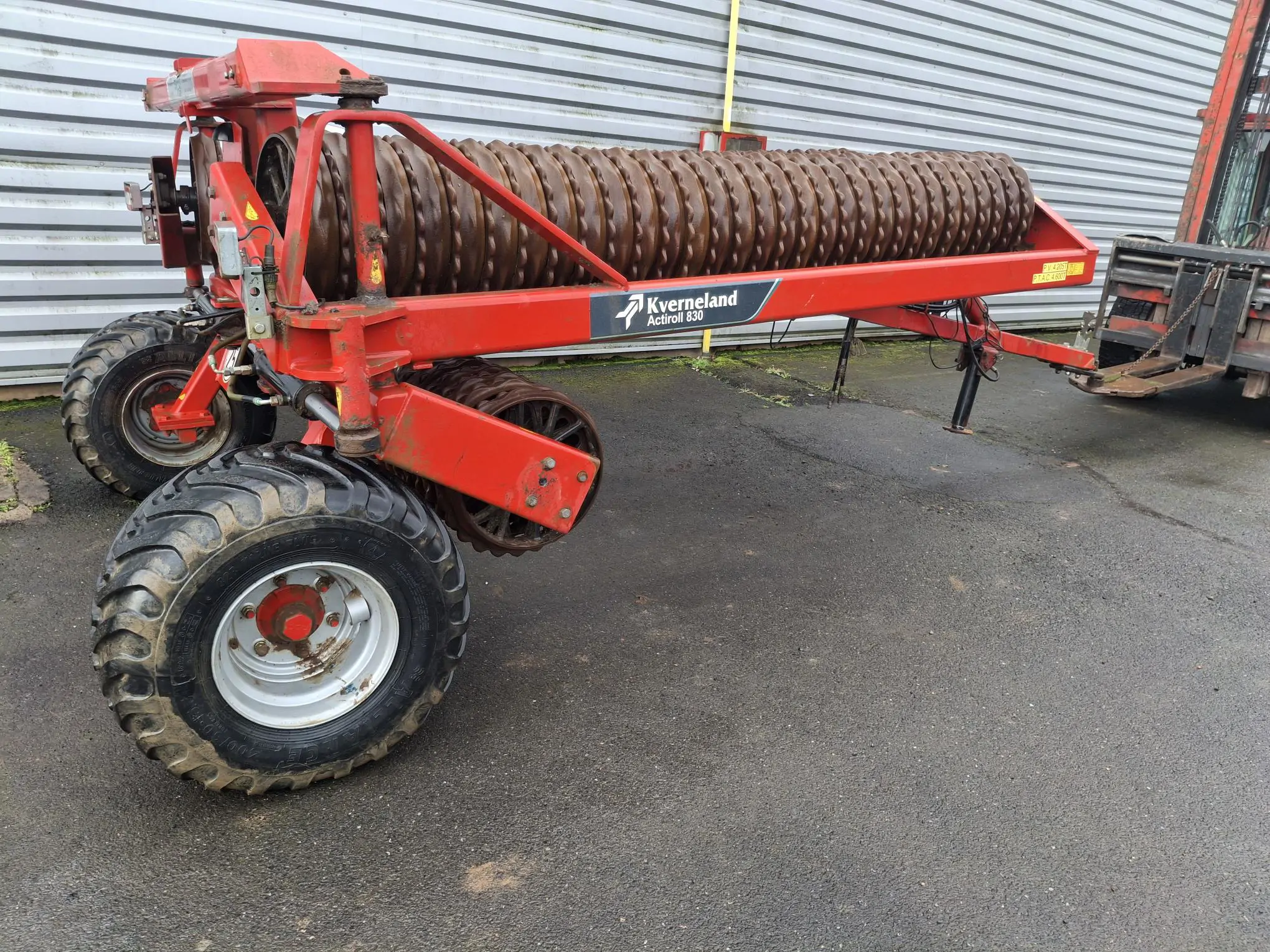 Image KVERNELAND ROULEAU OCCASION ACTIROLL 830