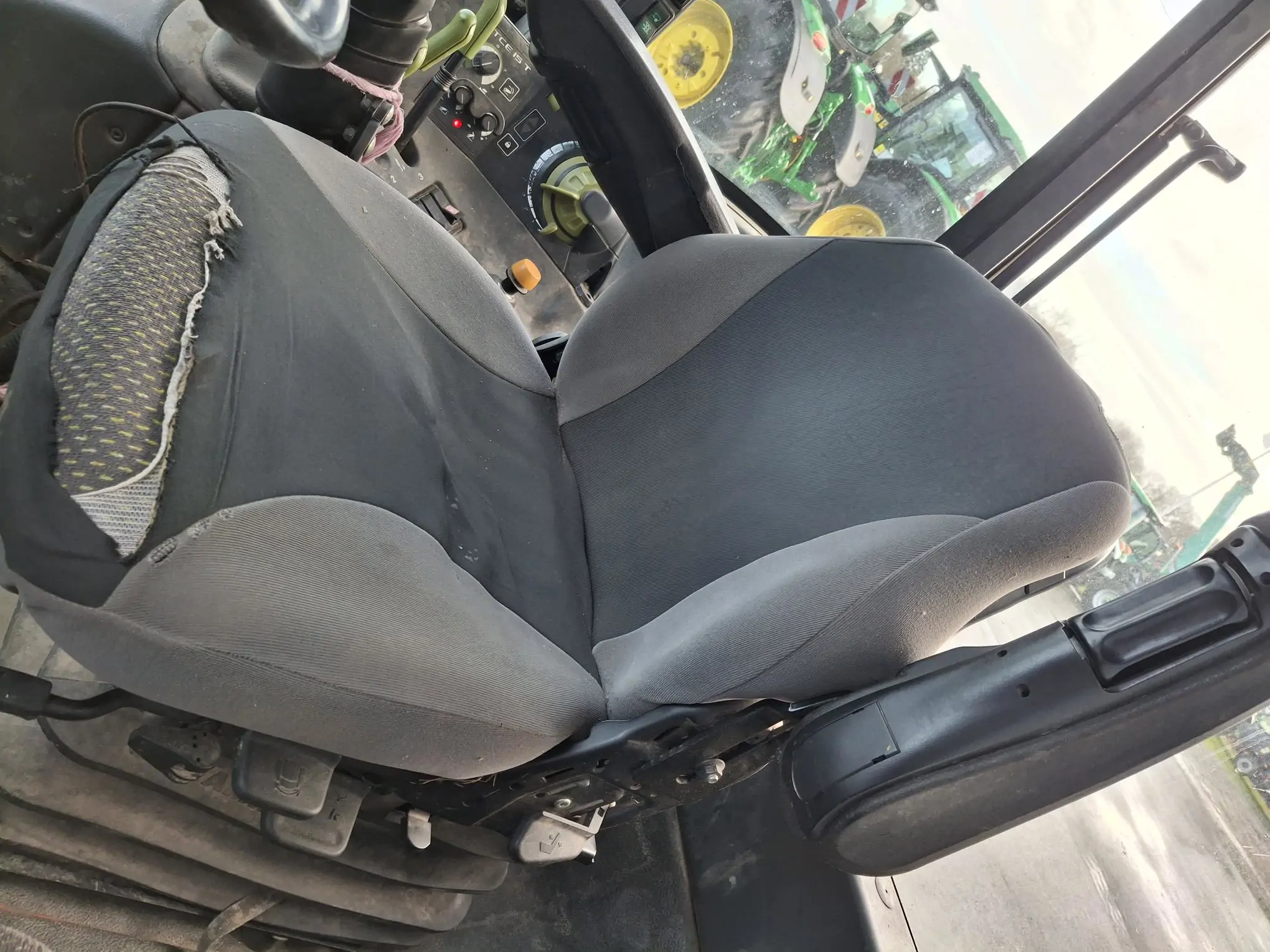 Image CLAAS TRACTEUR CLAAS ARION 410