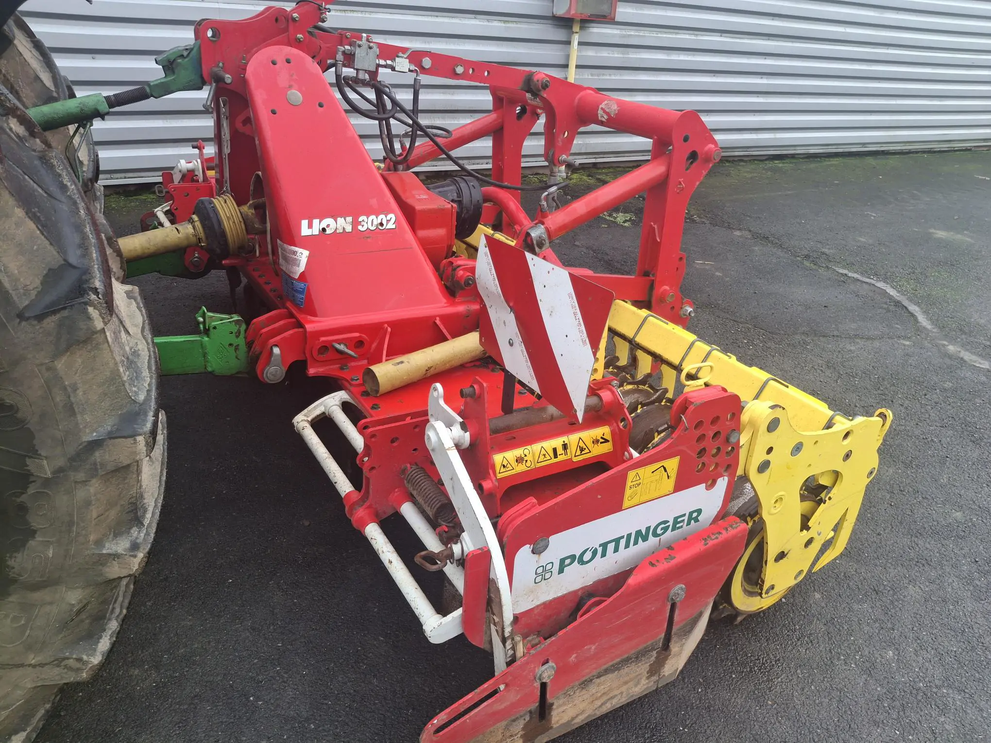 Photo POTTINGER HERSE ROTATIVE LION 3002