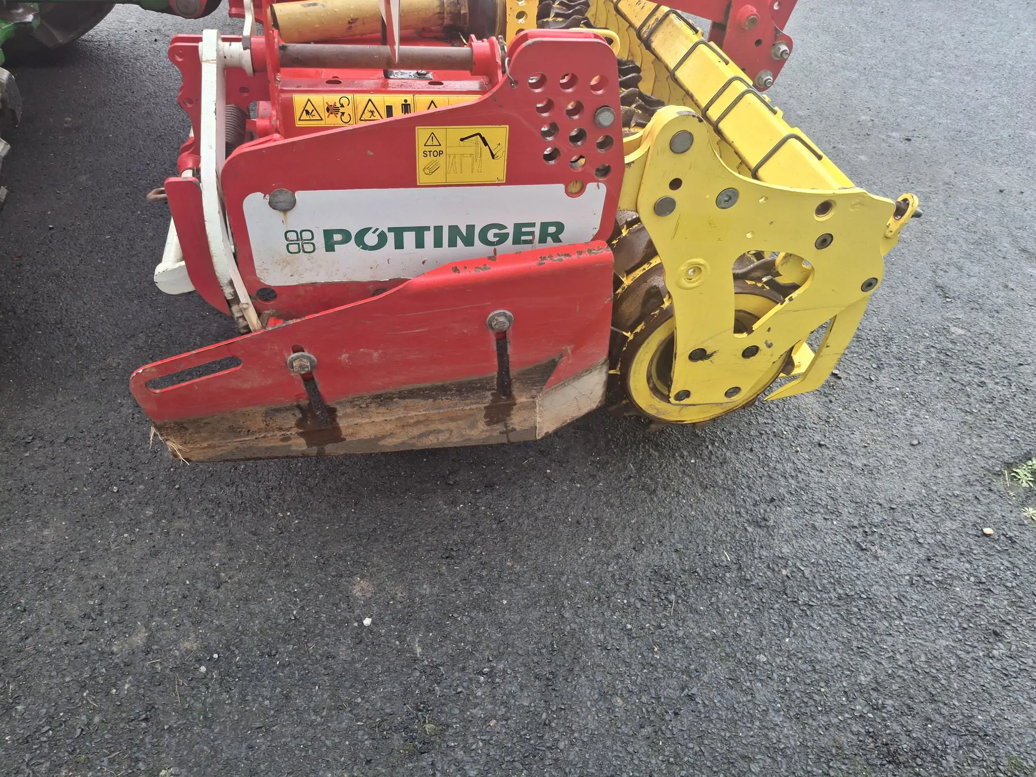 Image POTTINGER HERSE ROTATIVE LION 3002