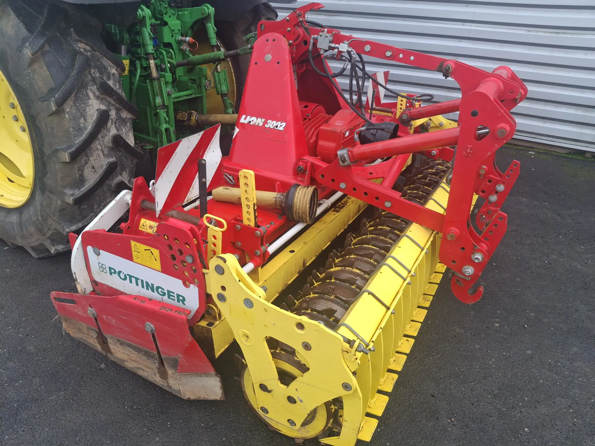 Image POTTINGER HERSE ROTATIVE LION 3002