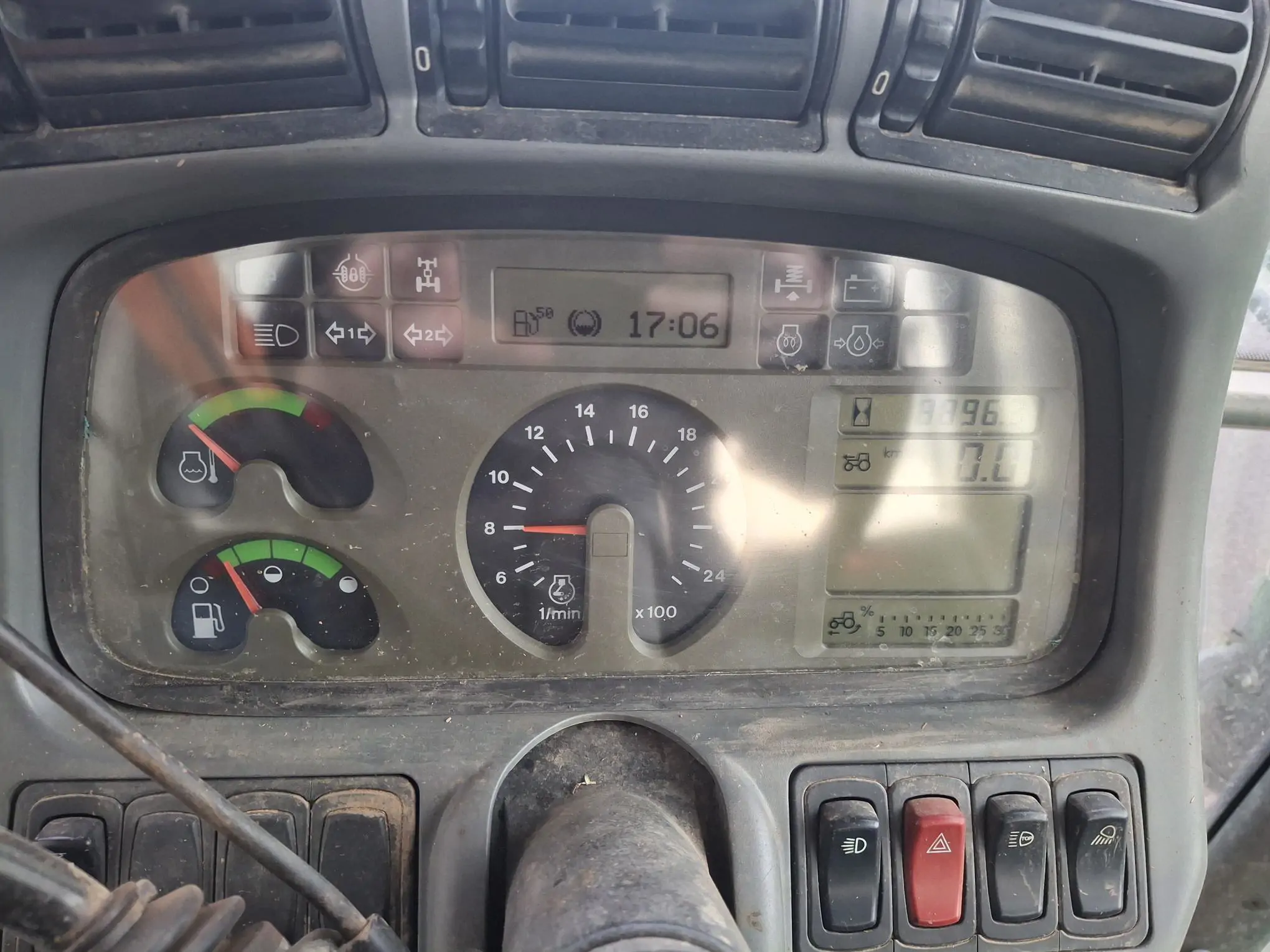 Image DEUTZ TRACTEUR DEUTZ FAHR M620