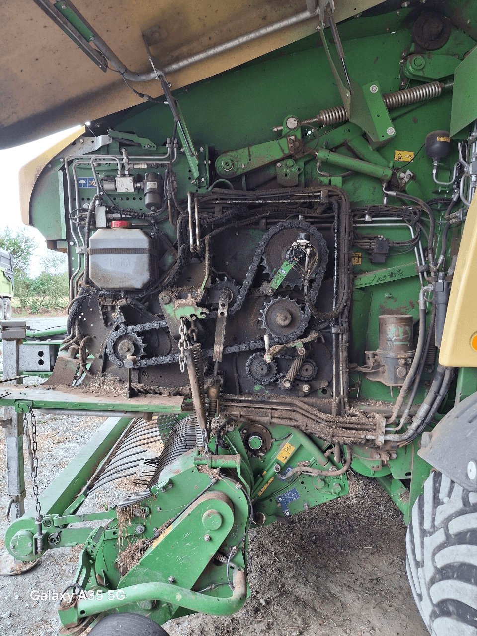 Image KRONE PRESSE ENRUBANNEUSE CV 150XC+