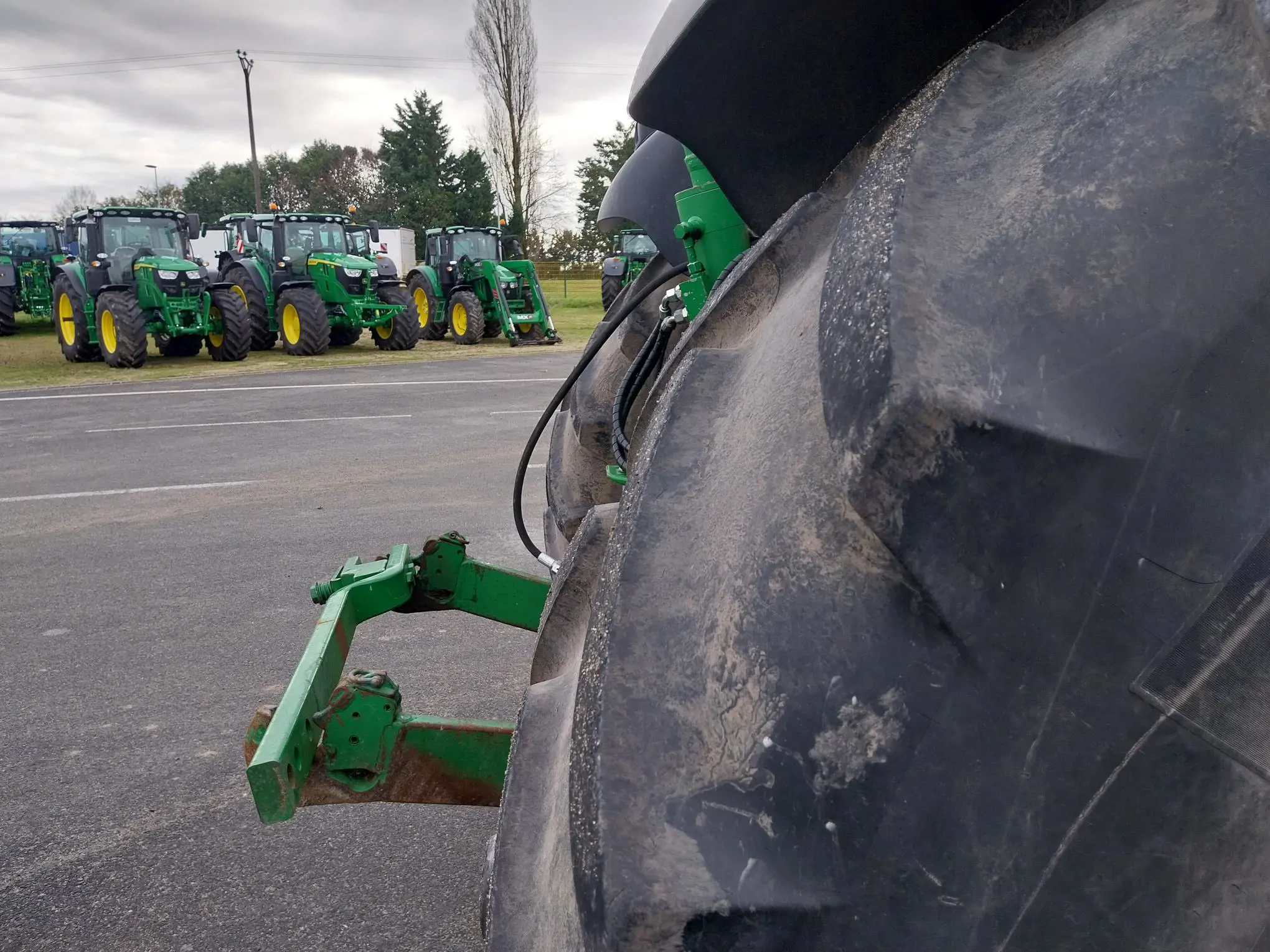 Image JOHN DEERE TRACTEUR JOHN DEERE 6175M