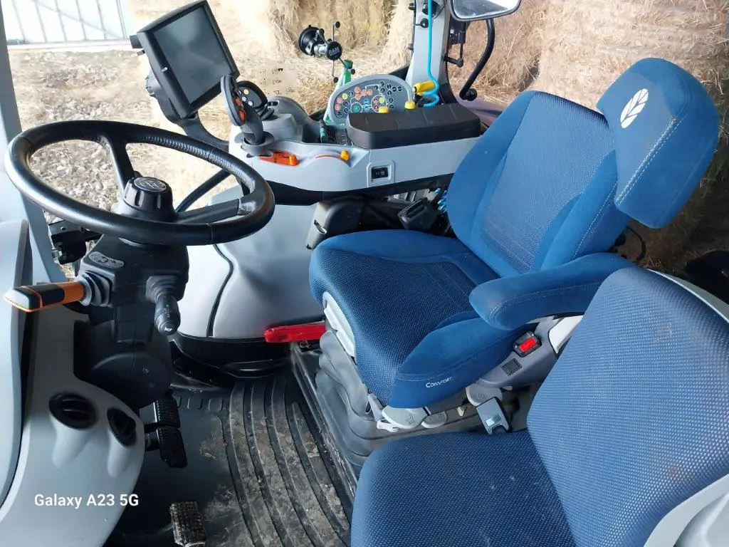 Image NEW HOLLAND TRACTEUR NH T6.160