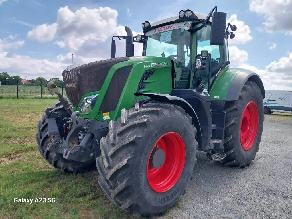 Photo FENDT TRACTEUR 824 VARIO PROFI +