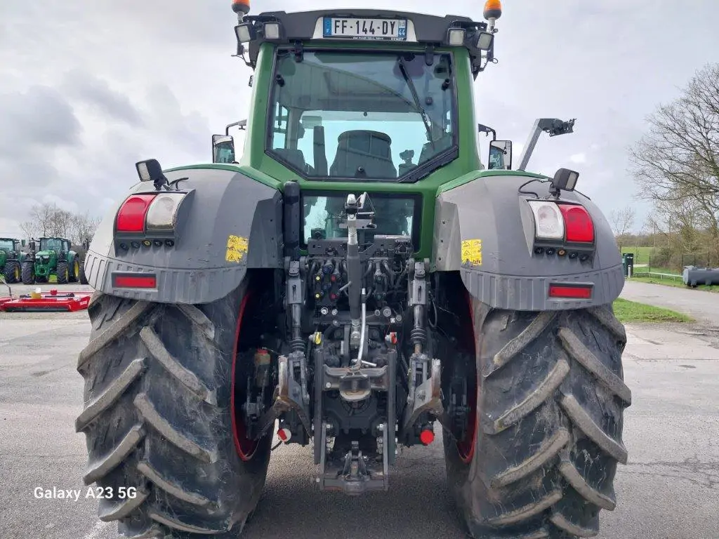 Image FENDT TRACTEUR 824 VARIO PROFI +