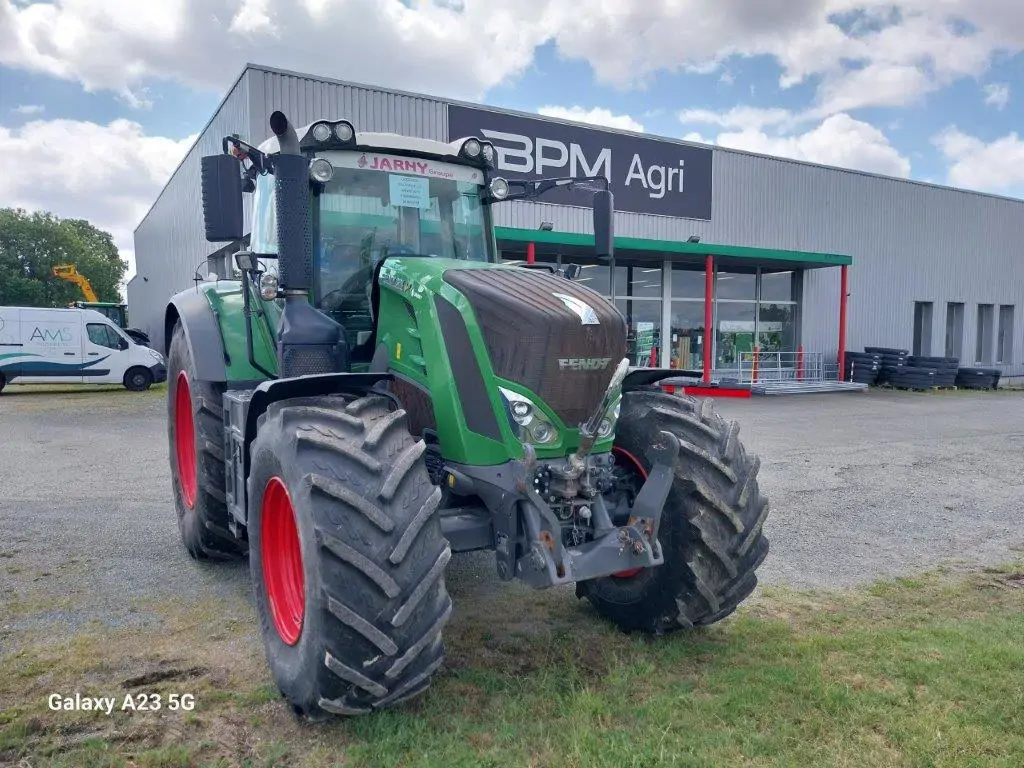 Image FENDT TRACTEUR 824 VARIO PROFI +