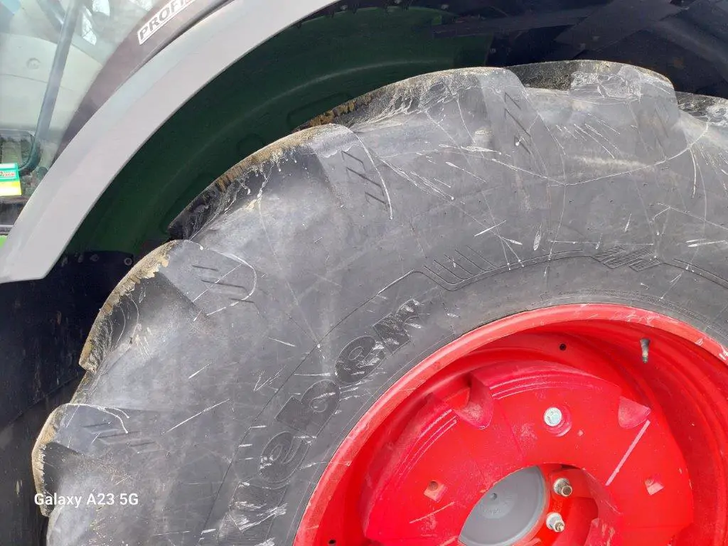 Image FENDT TRACTEUR 824 VARIO PROFI +