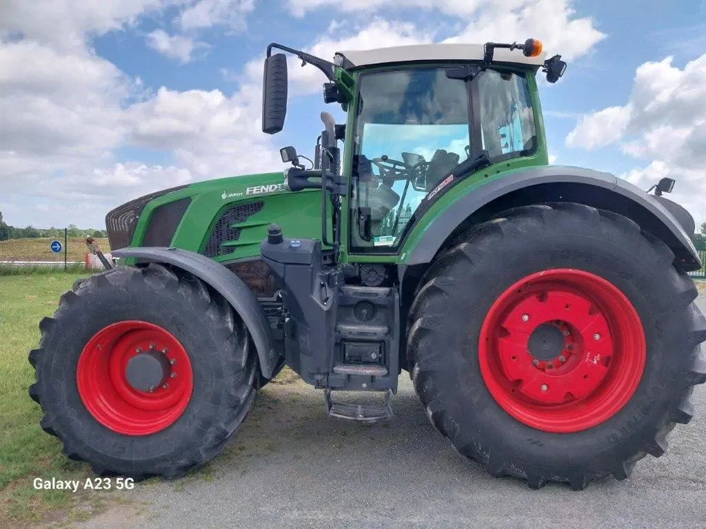 Image FENDT TRACTEUR 824 VARIO PROFI +