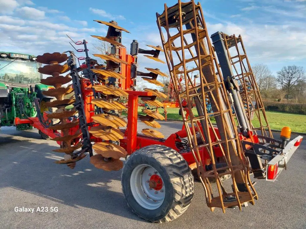 Image GREGOIRE BESSON COVER-CROP GRE BESSON ACERO 40