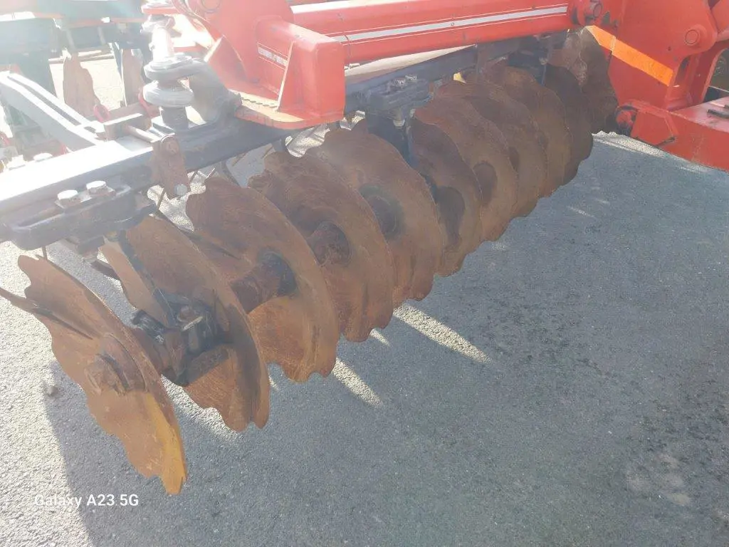 Image GREGOIRE BESSON COVER-CROP GRE BESSON ACERO 40