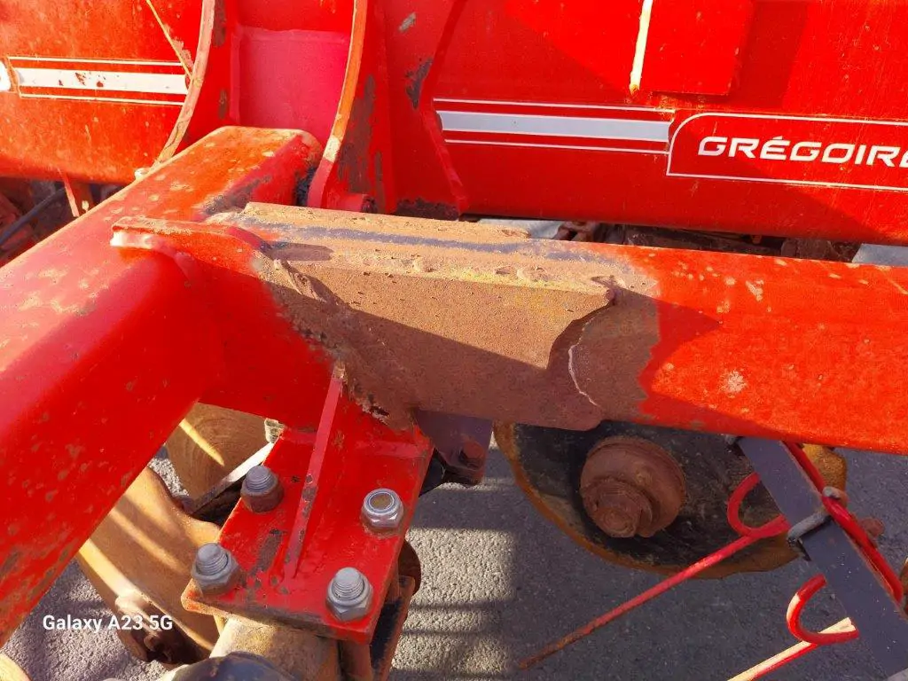 Image GREGOIRE BESSON COVER-CROP GRE BESSON ACERO 40