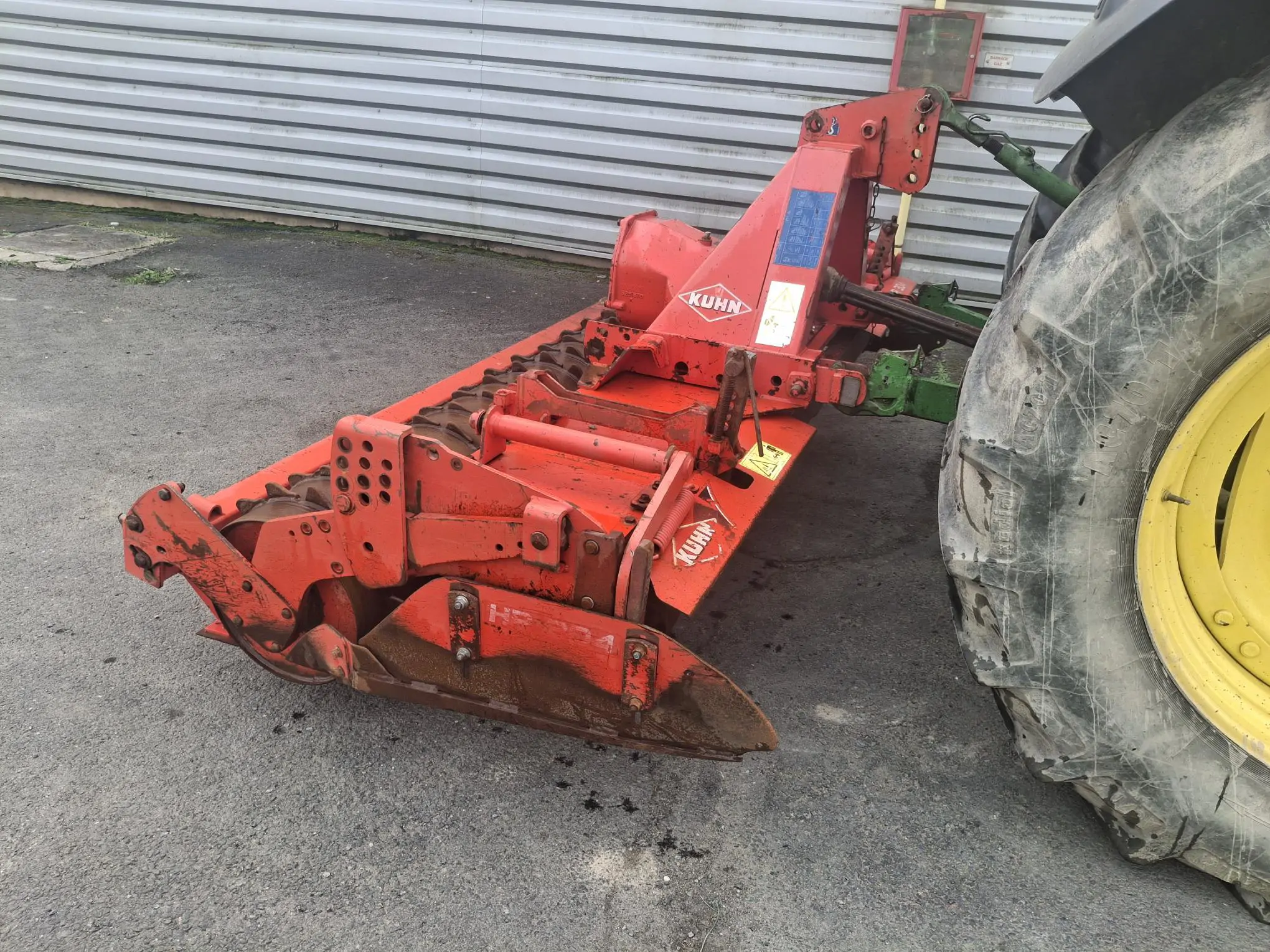 Image KUHN HERSE ROTATIVE HR 304D