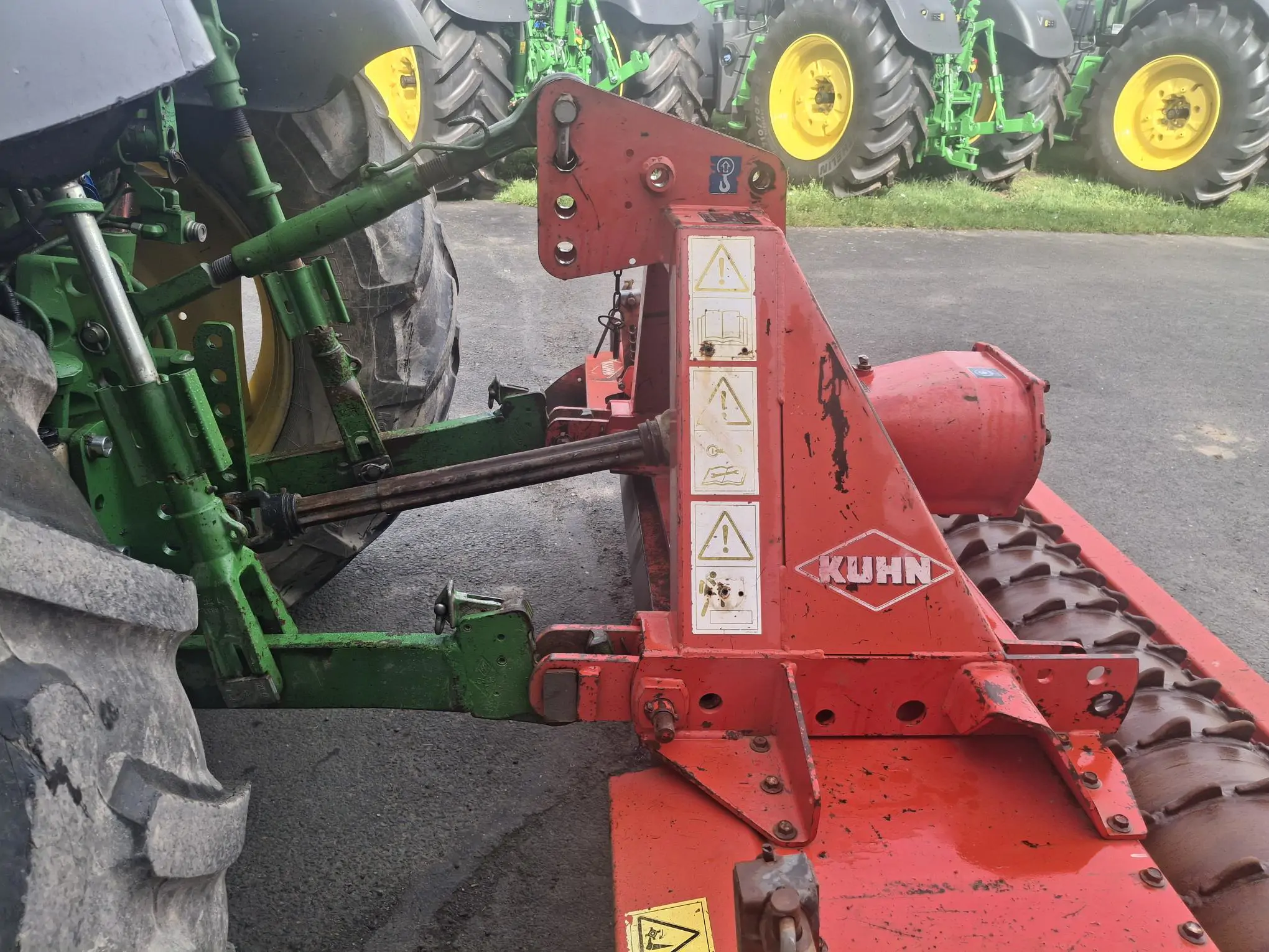 Image KUHN HERSE ROTATIVE HR 304D