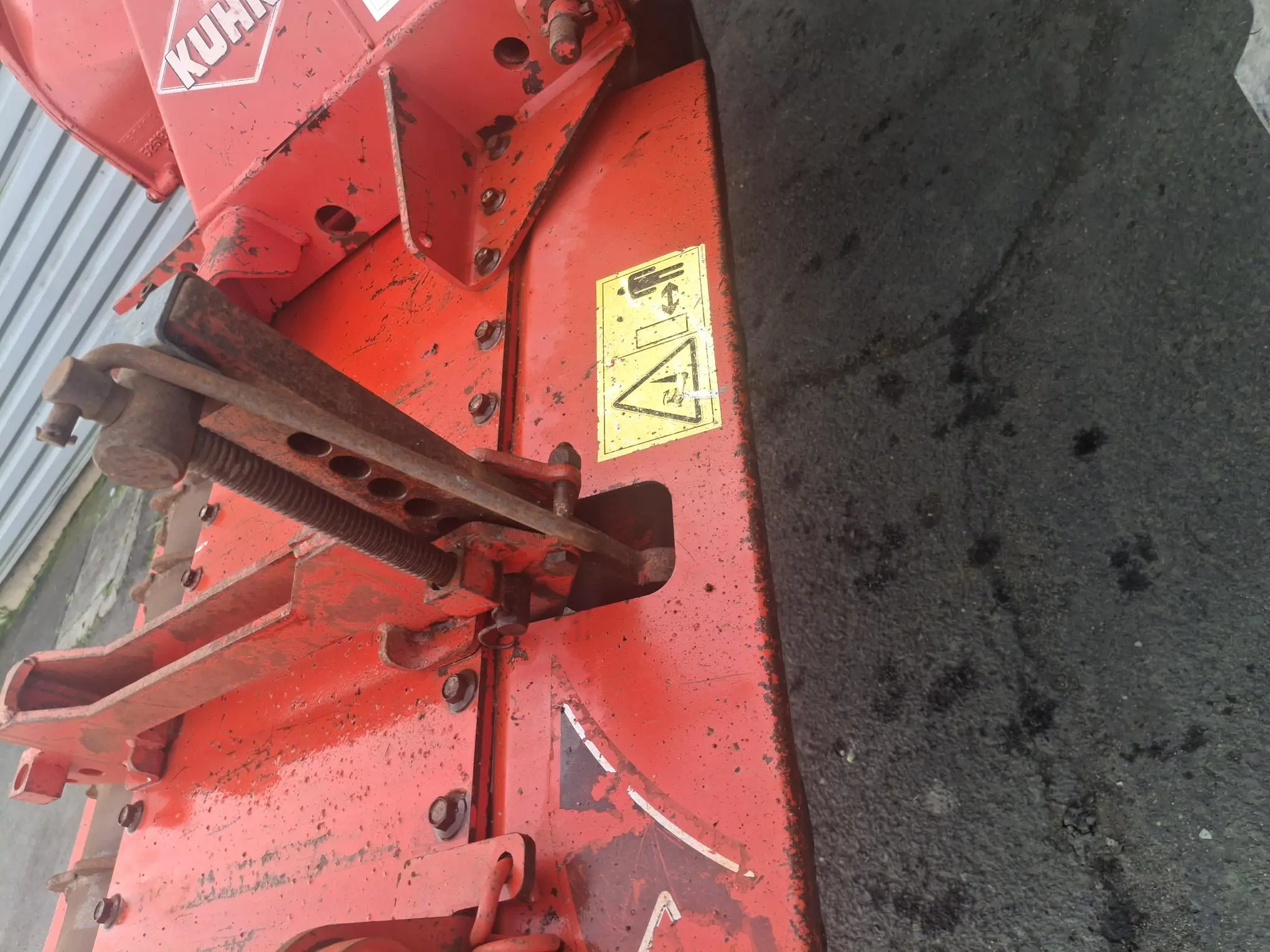 Image KUHN HERSE ROTATIVE HR 304D