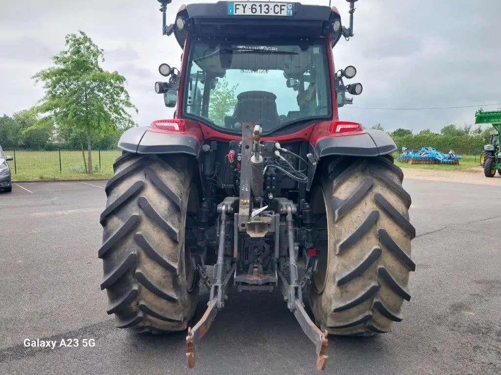 Image VALTRA VALMET TRACTEUR VALTRA G135 OCCASION
