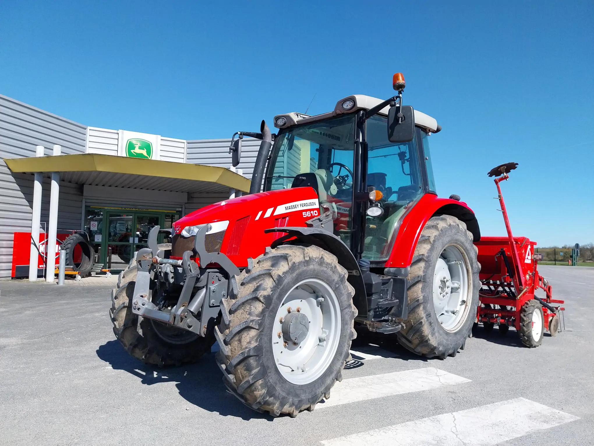 Photo MASSEY FERGUSON TRACTEUR MASSEY FERGUSON 5610