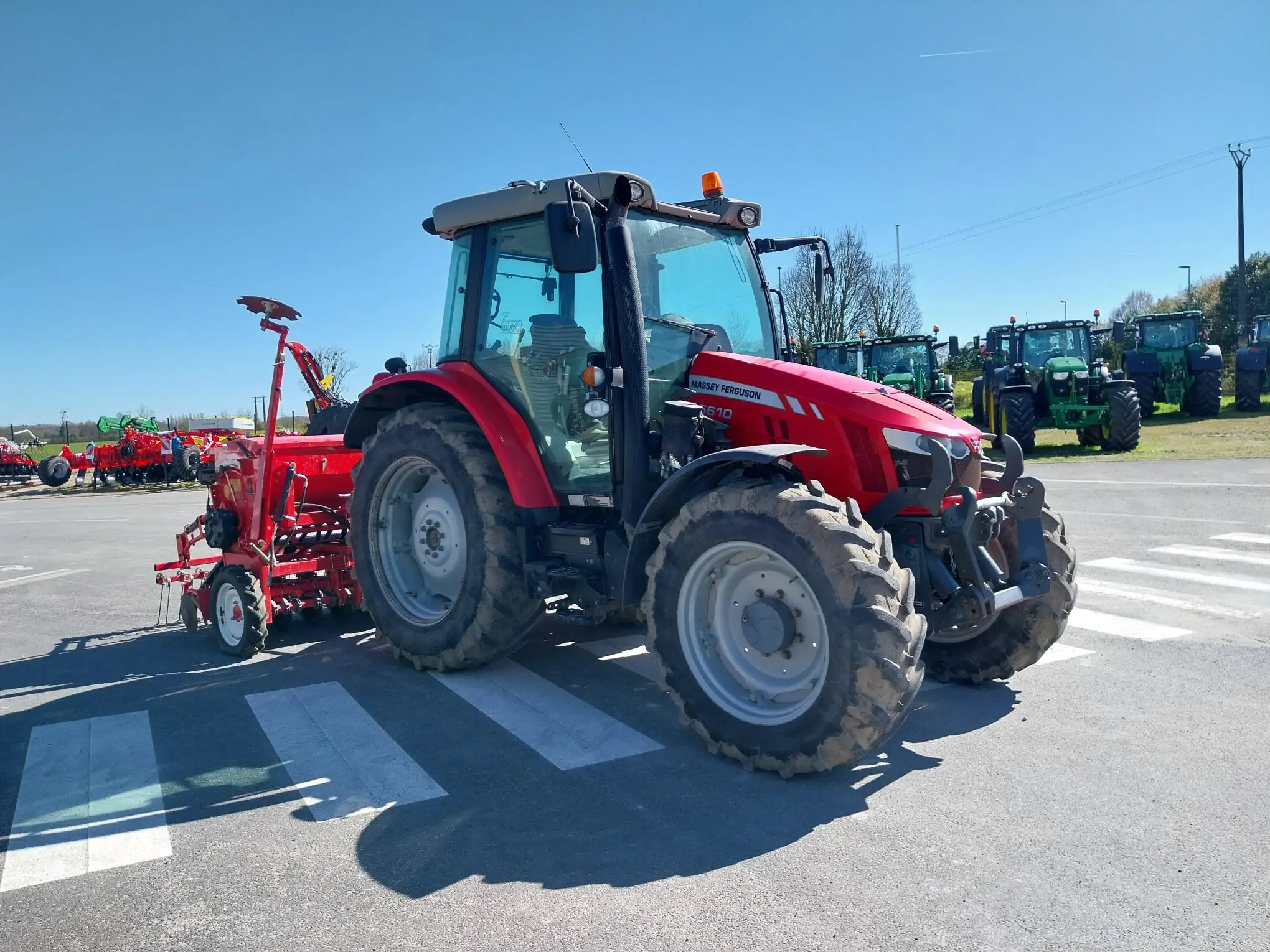 Image MASSEY FERGUSON TRACTEUR MASSEY FERGUSON 5610