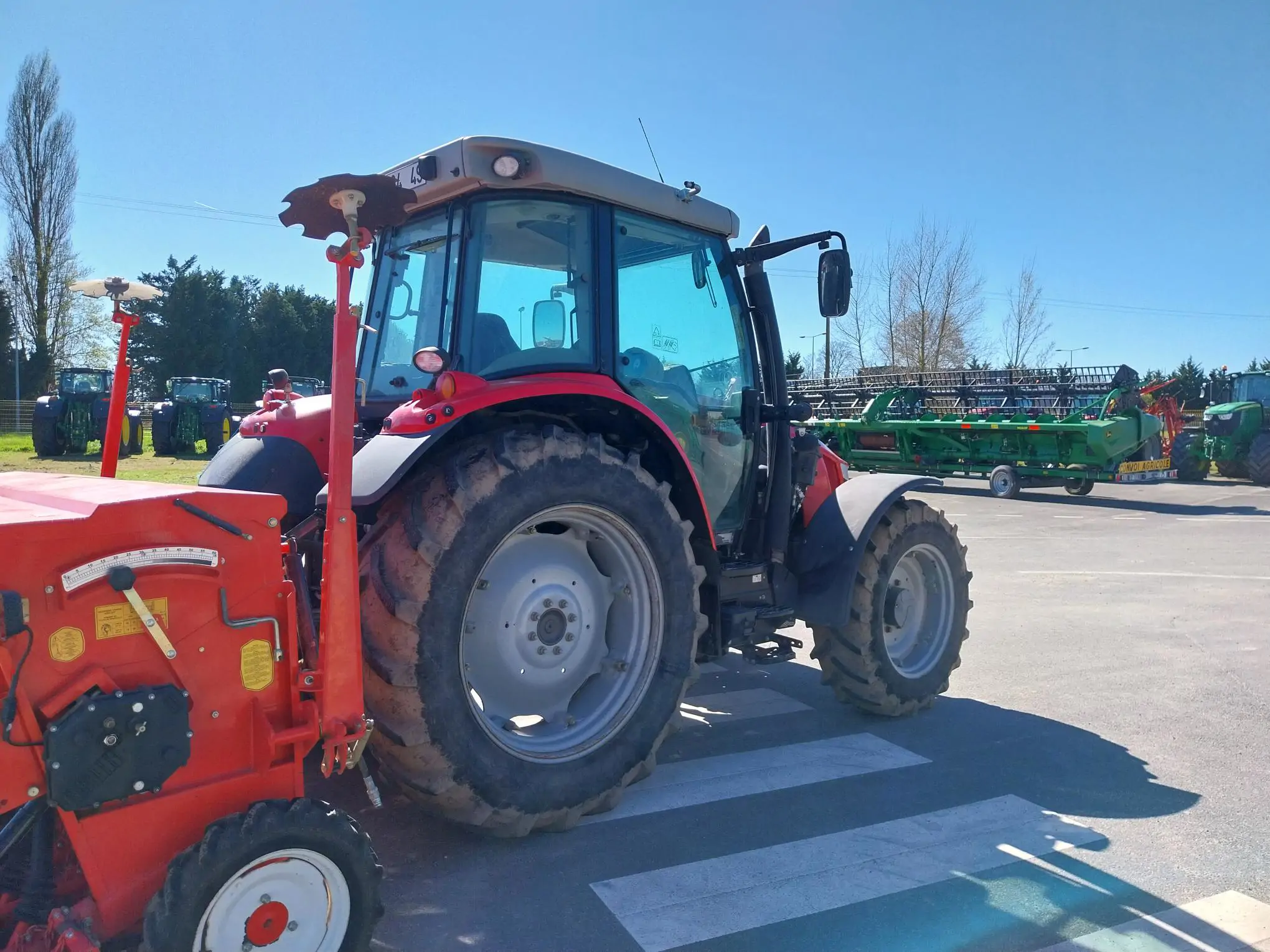 Image MASSEY FERGUSON TRACTEUR MASSEY FERGUSON 5610