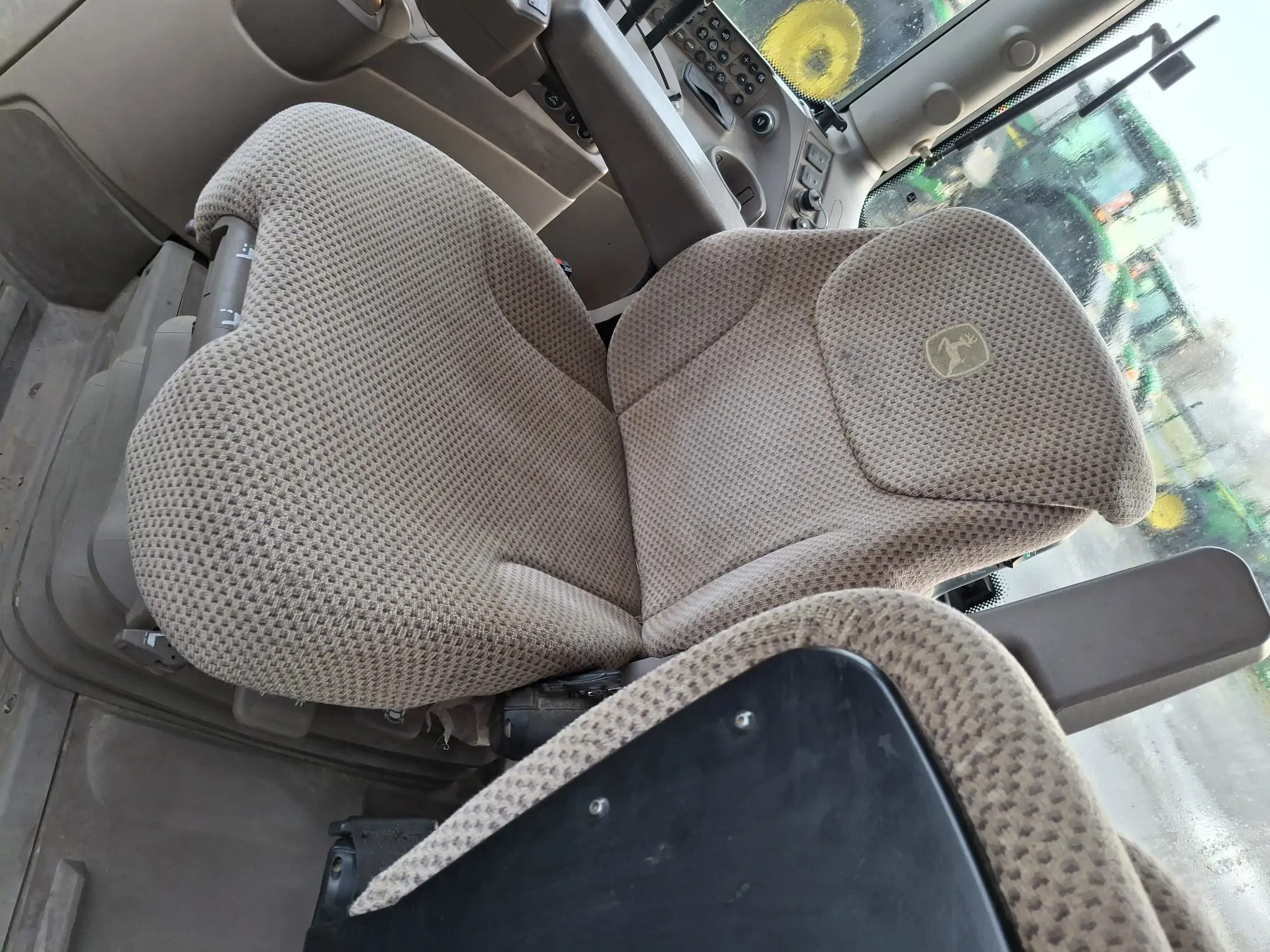 Image JOHN DEERE 6130R