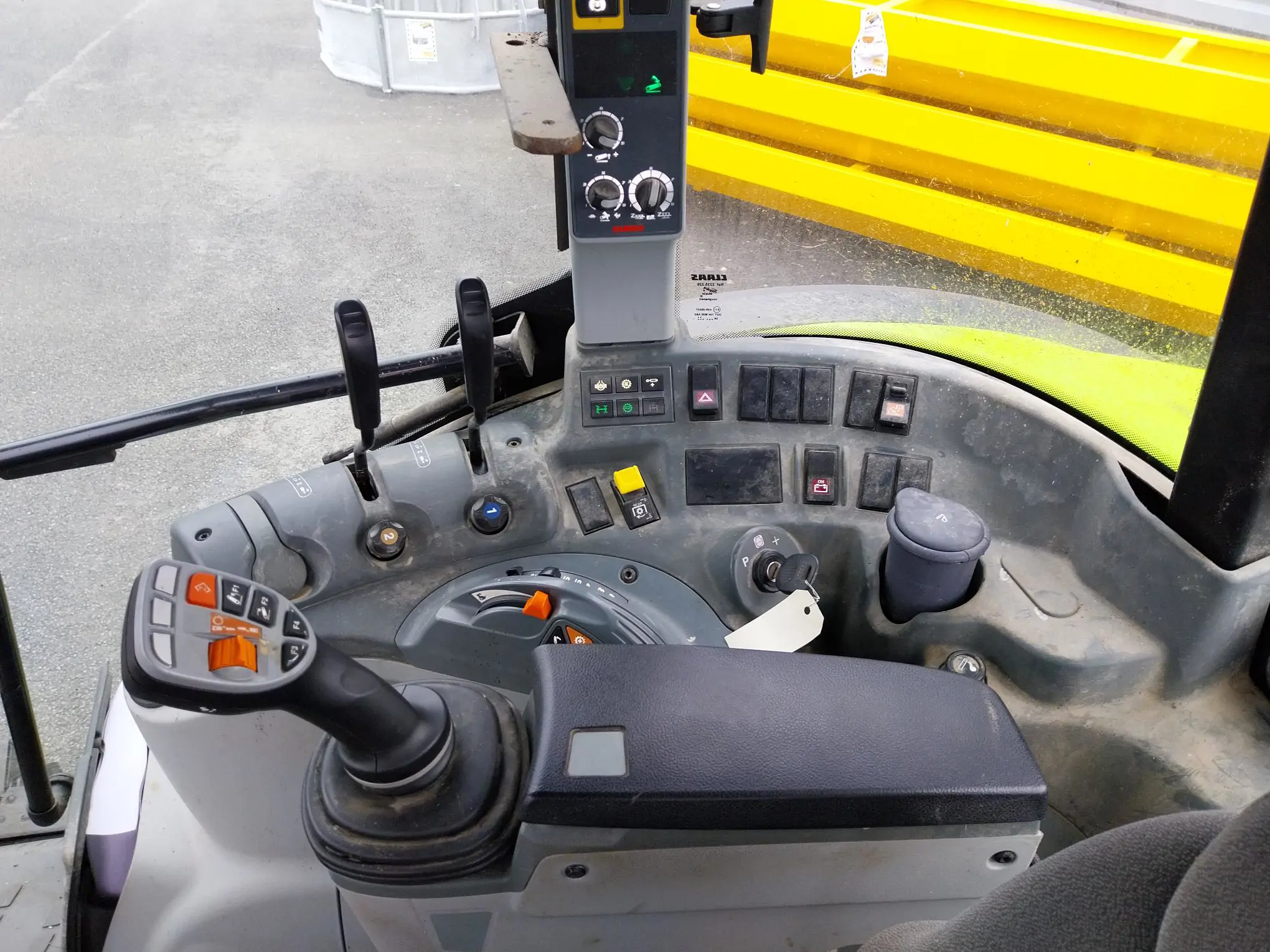 Image CLAAS TRACTEUR CLAAS ARION 410