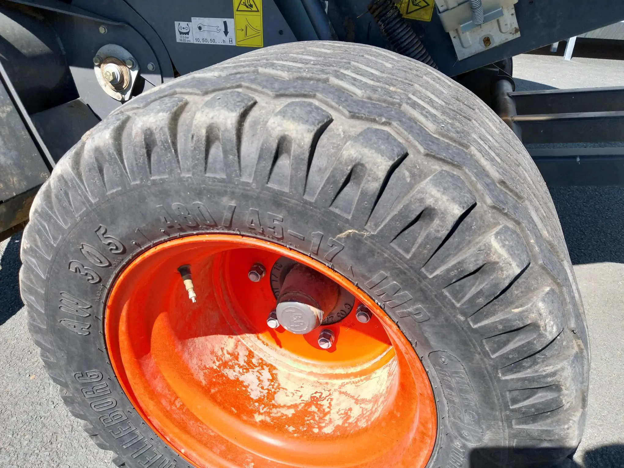 Image CLAAS PRESSE BALLES RONDES VARIANT