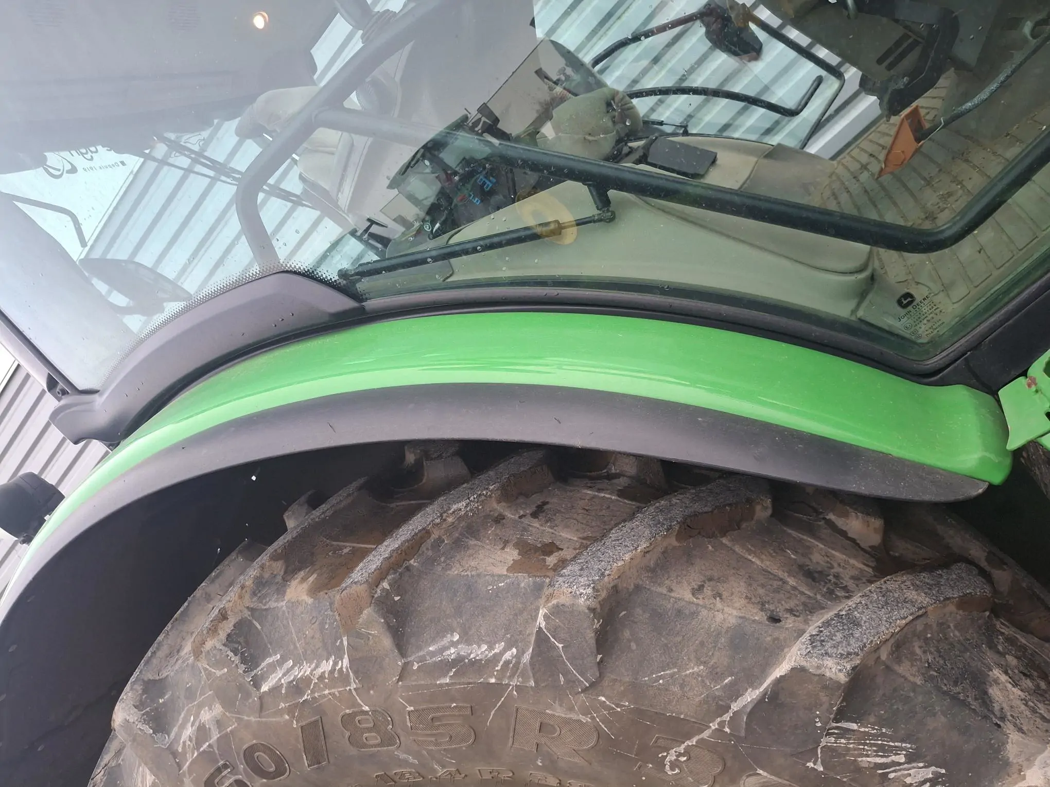 Image JOHN DEERE TRACTEUR JOHN DEERE 6110R