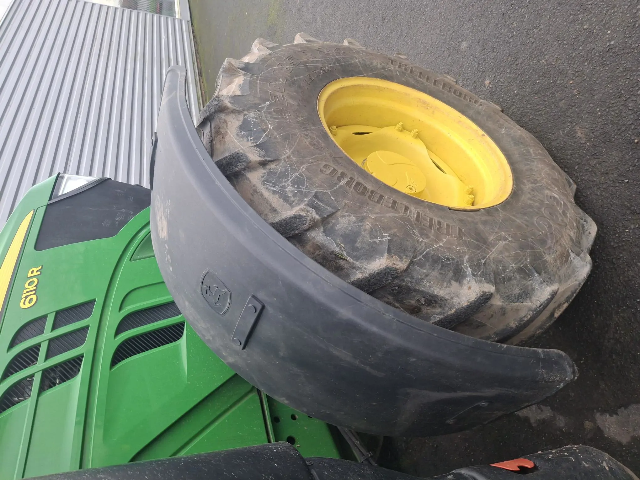 Image JOHN DEERE TRACTEUR JOHN DEERE 6110R