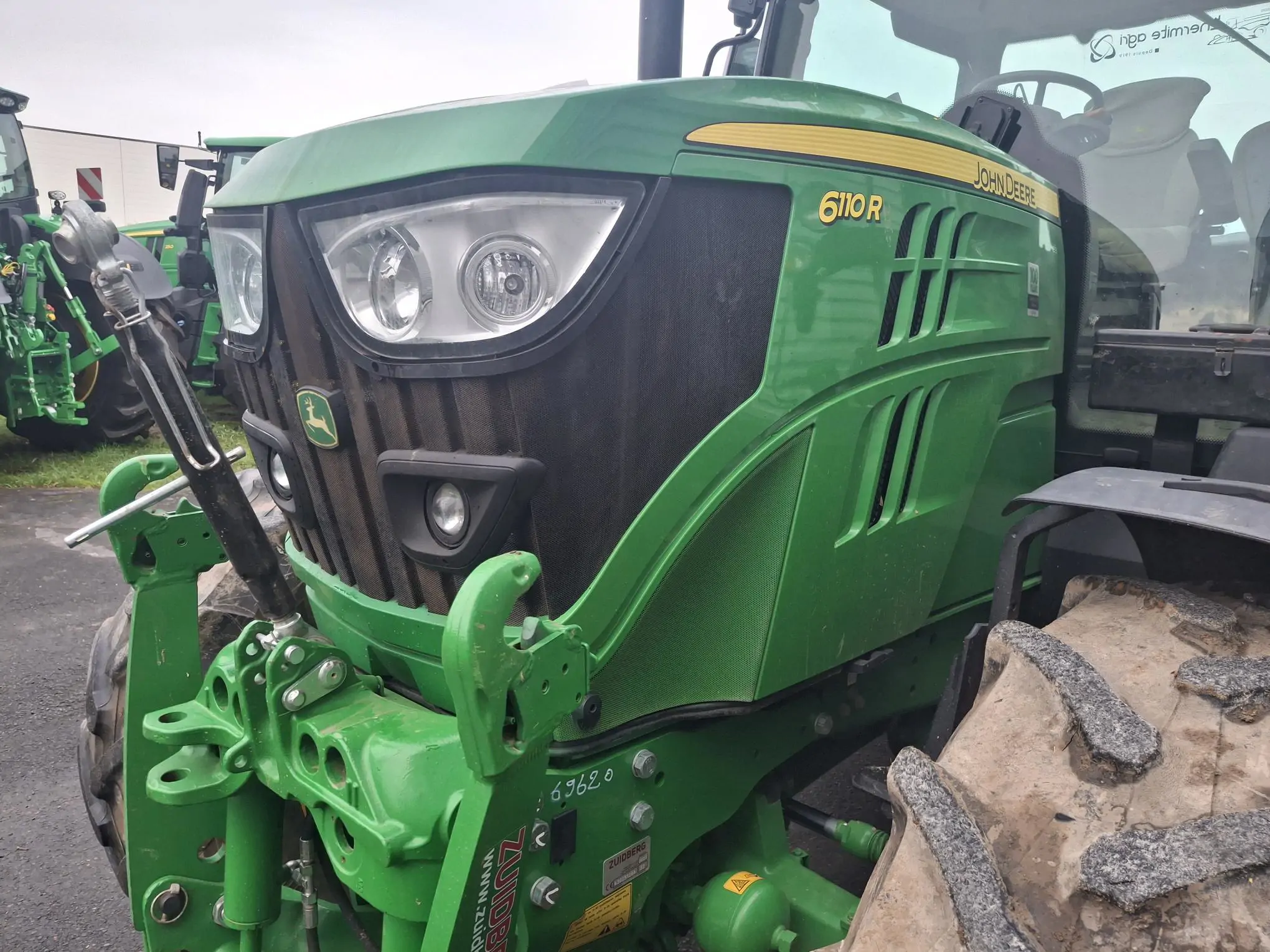 Image JOHN DEERE TRACTEUR JOHN DEERE 6110R