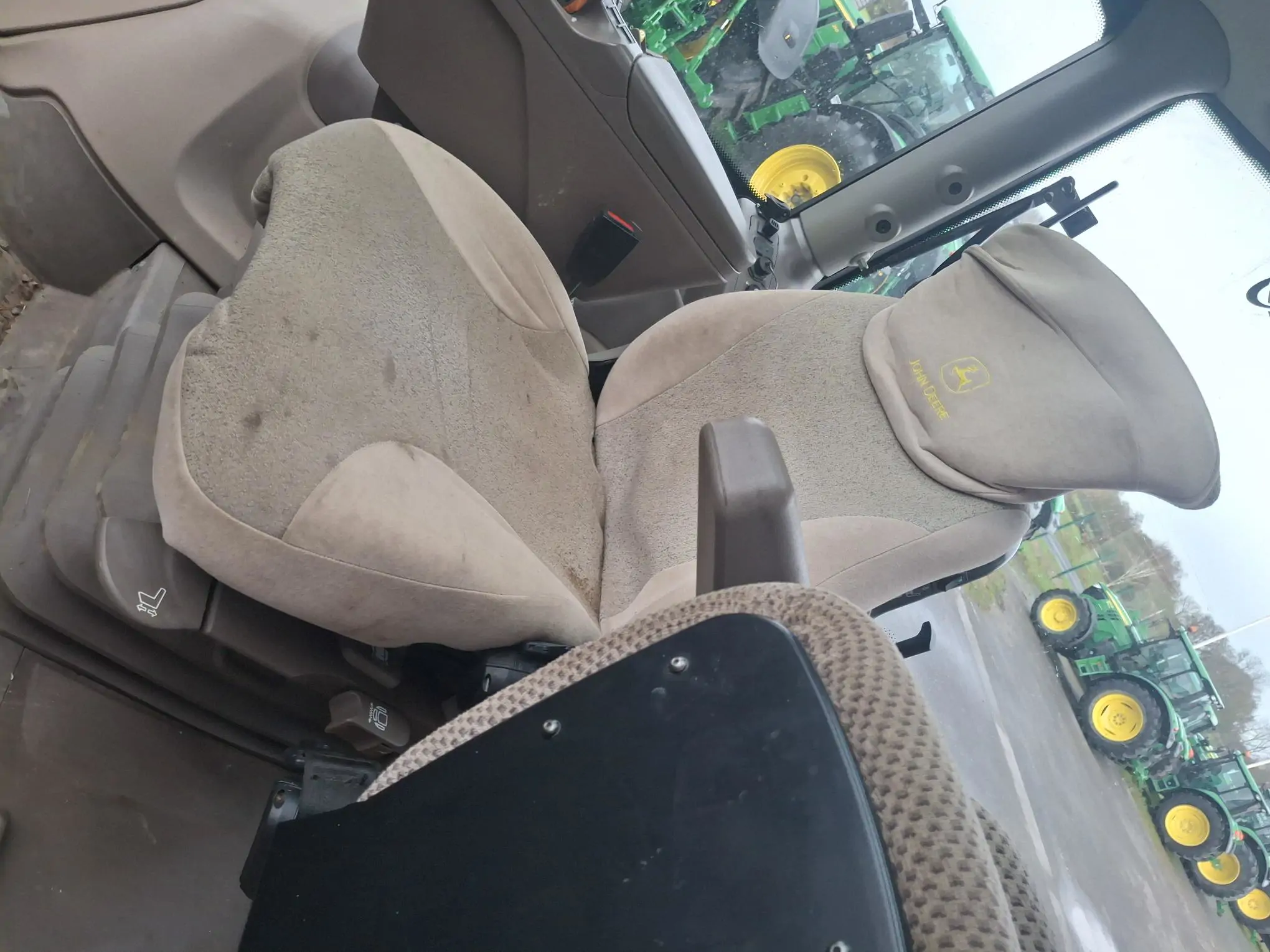 Image JOHN DEERE TRACTEUR JOHN DEERE 6110R