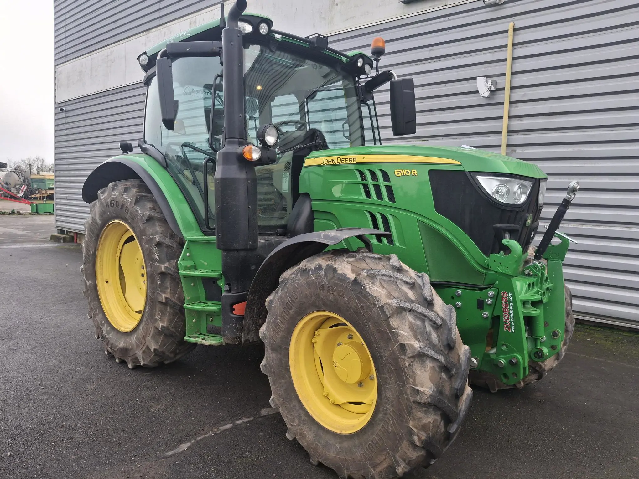 Photo JOHN DEERE TRACTEUR JOHN DEERE 6110R