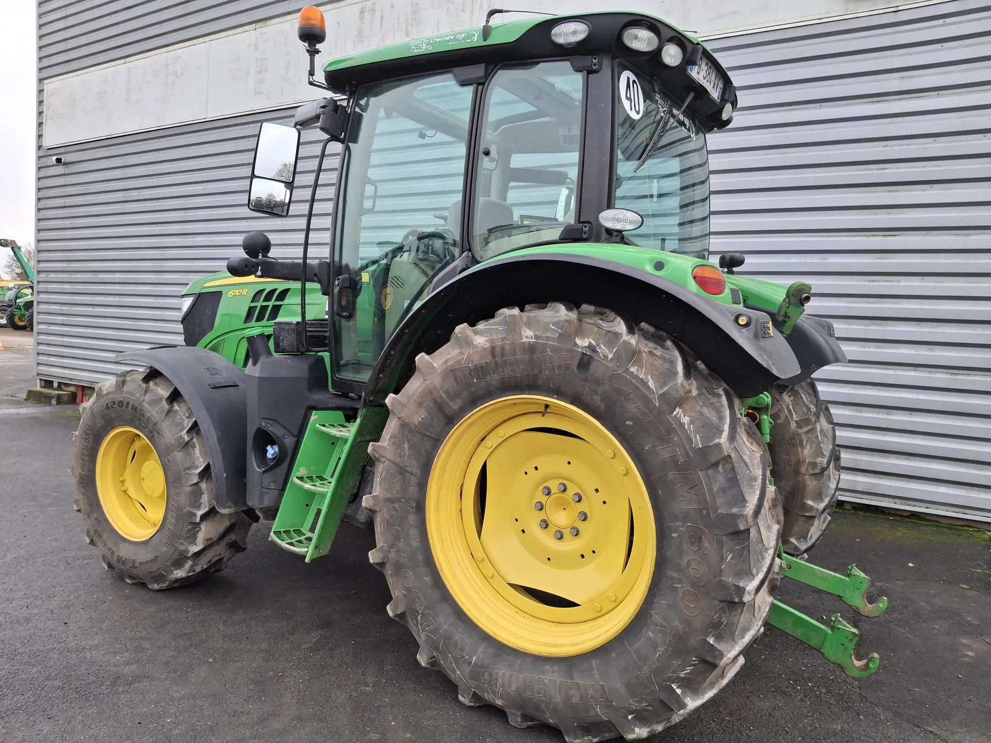 Image JOHN DEERE TRACTEUR JOHN DEERE 6110R