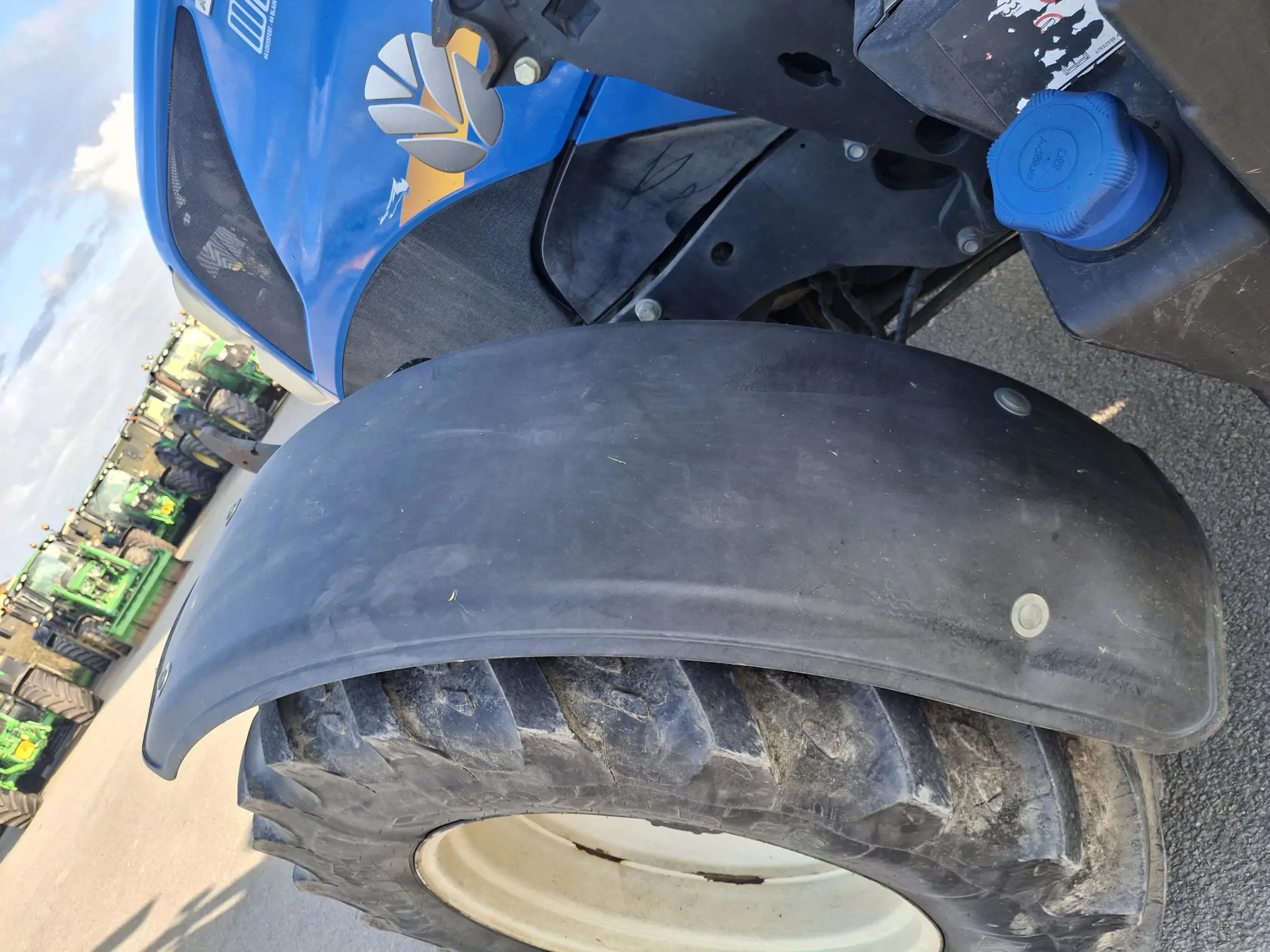 Image NEW HOLLAND TRACTEUR NH T6.145