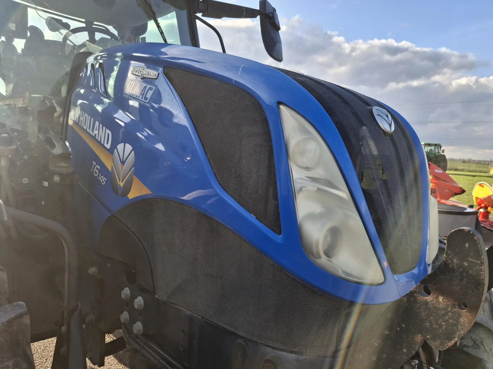 Image NEW HOLLAND TRACTEUR NH T6.145