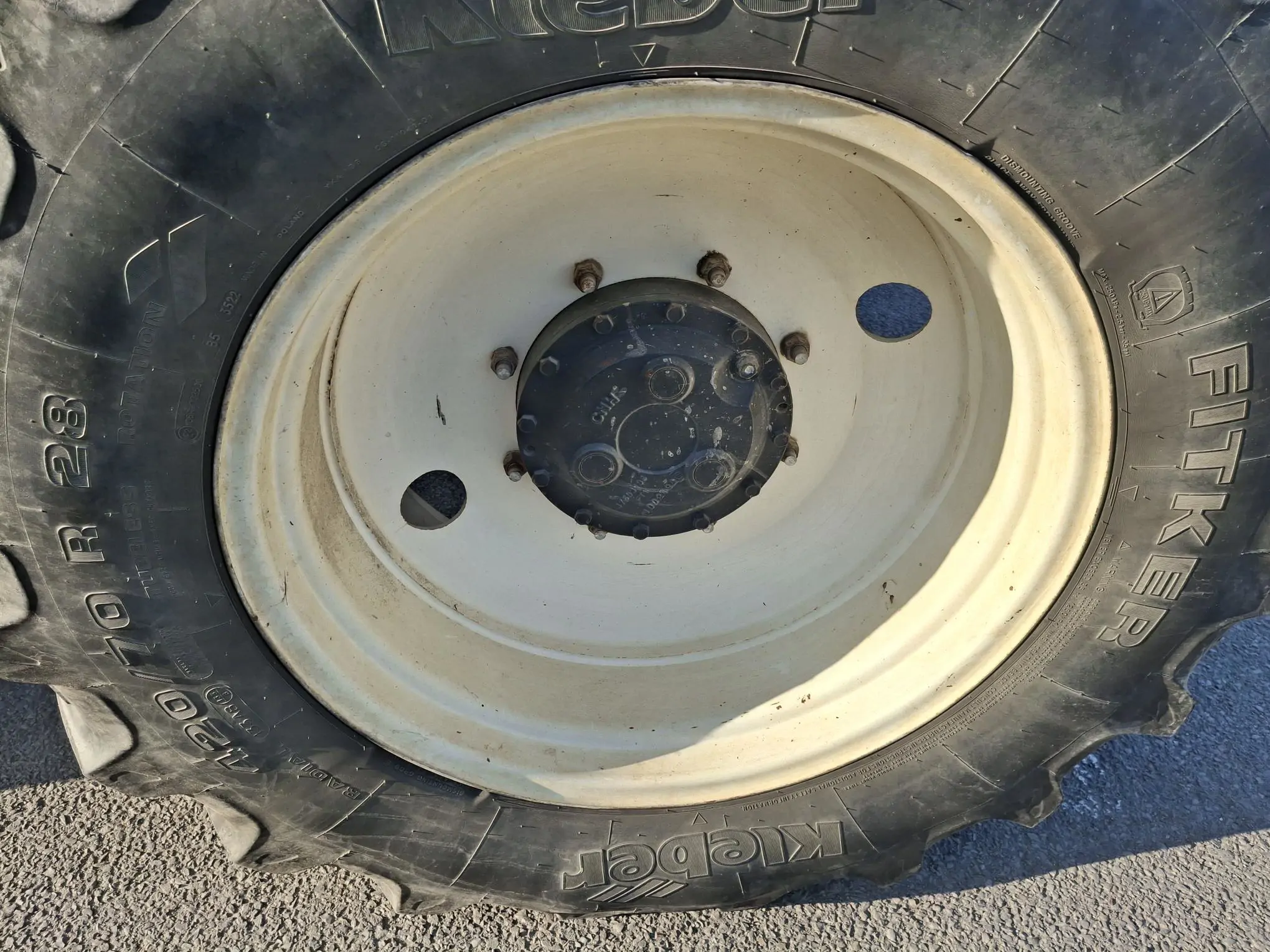 Image NEW HOLLAND TRACTEUR NH T6.145