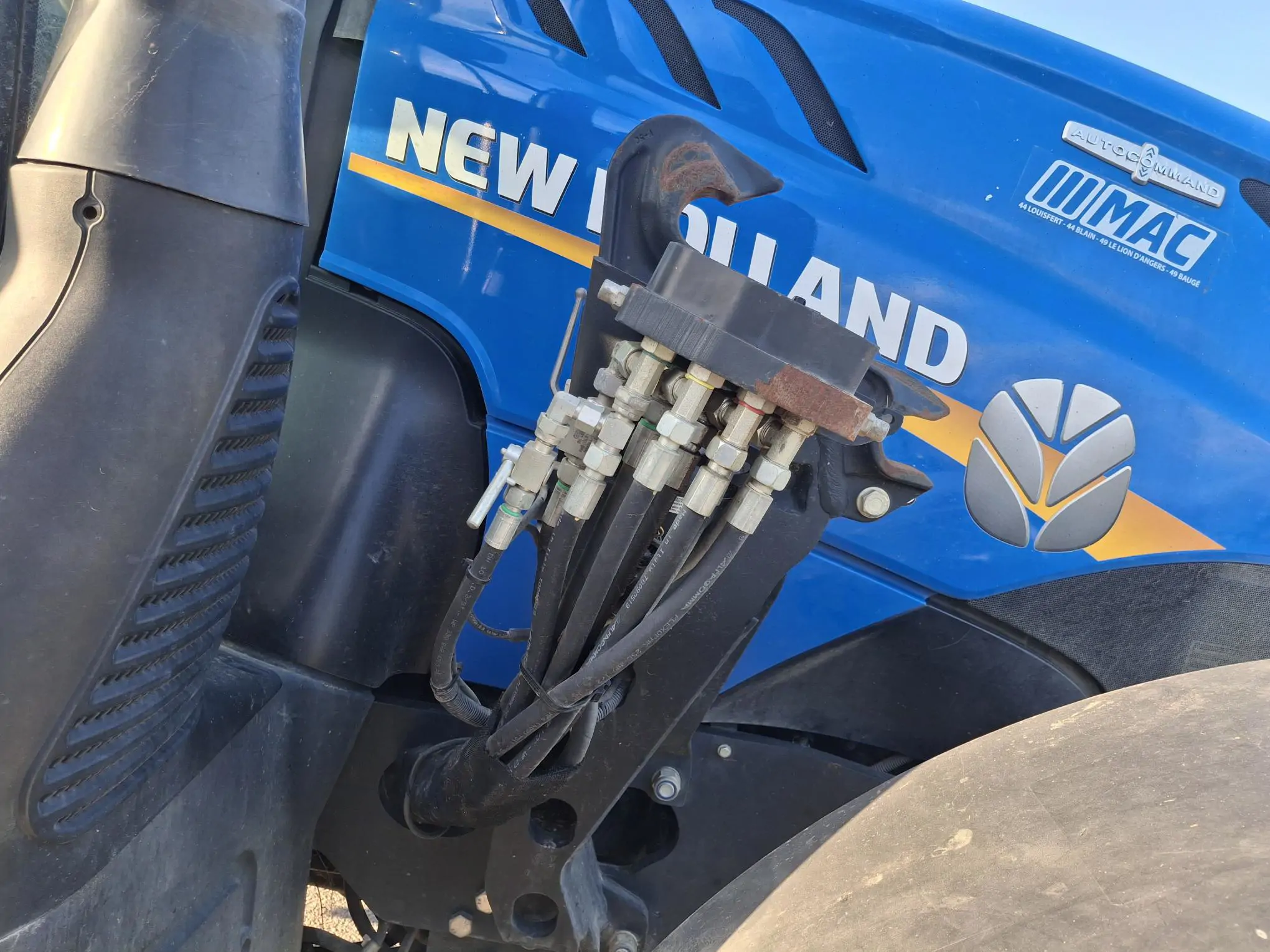 Image NEW HOLLAND TRACTEUR NH T6.145