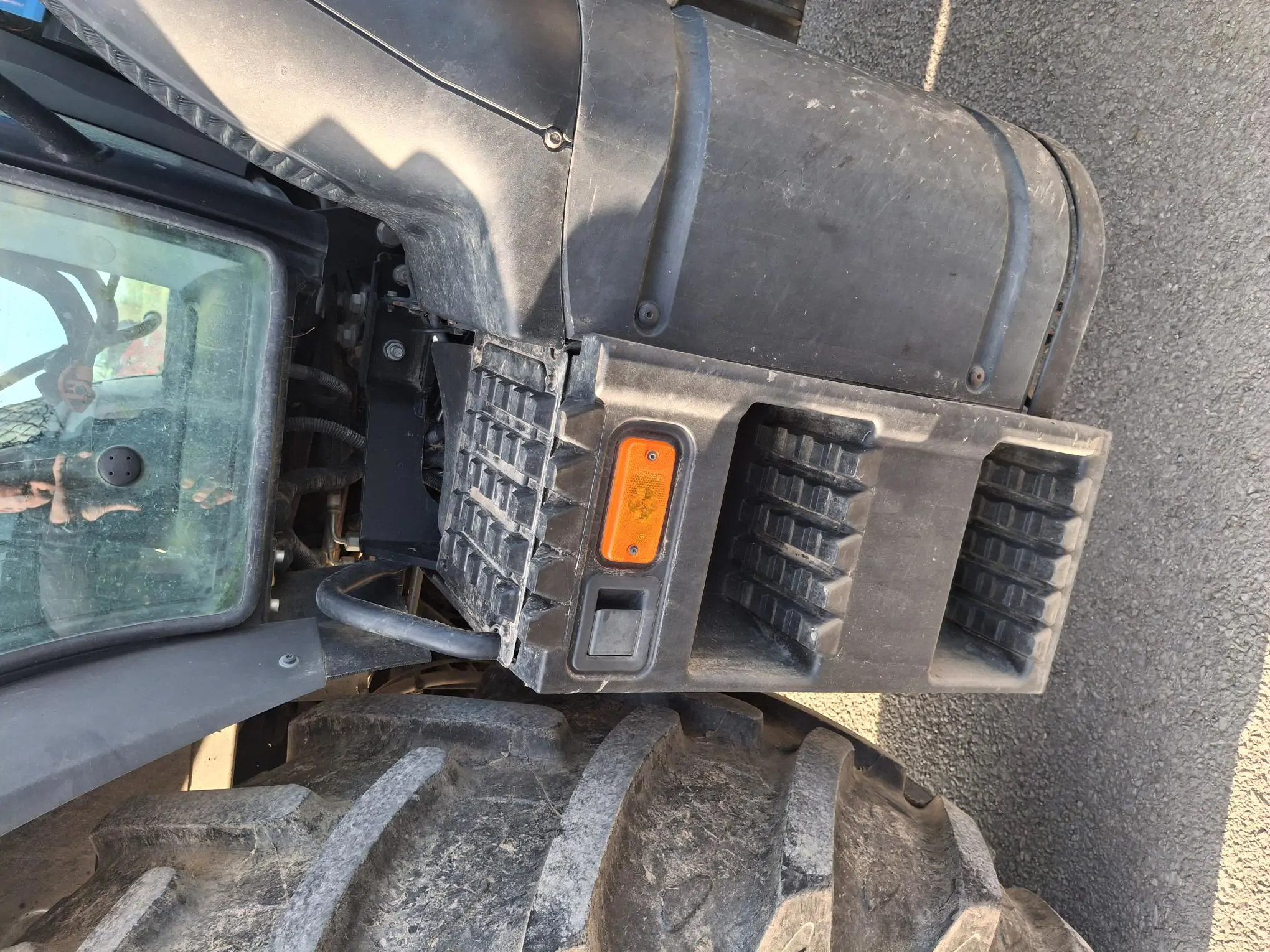 Image NEW HOLLAND TRACTEUR NH T6.145