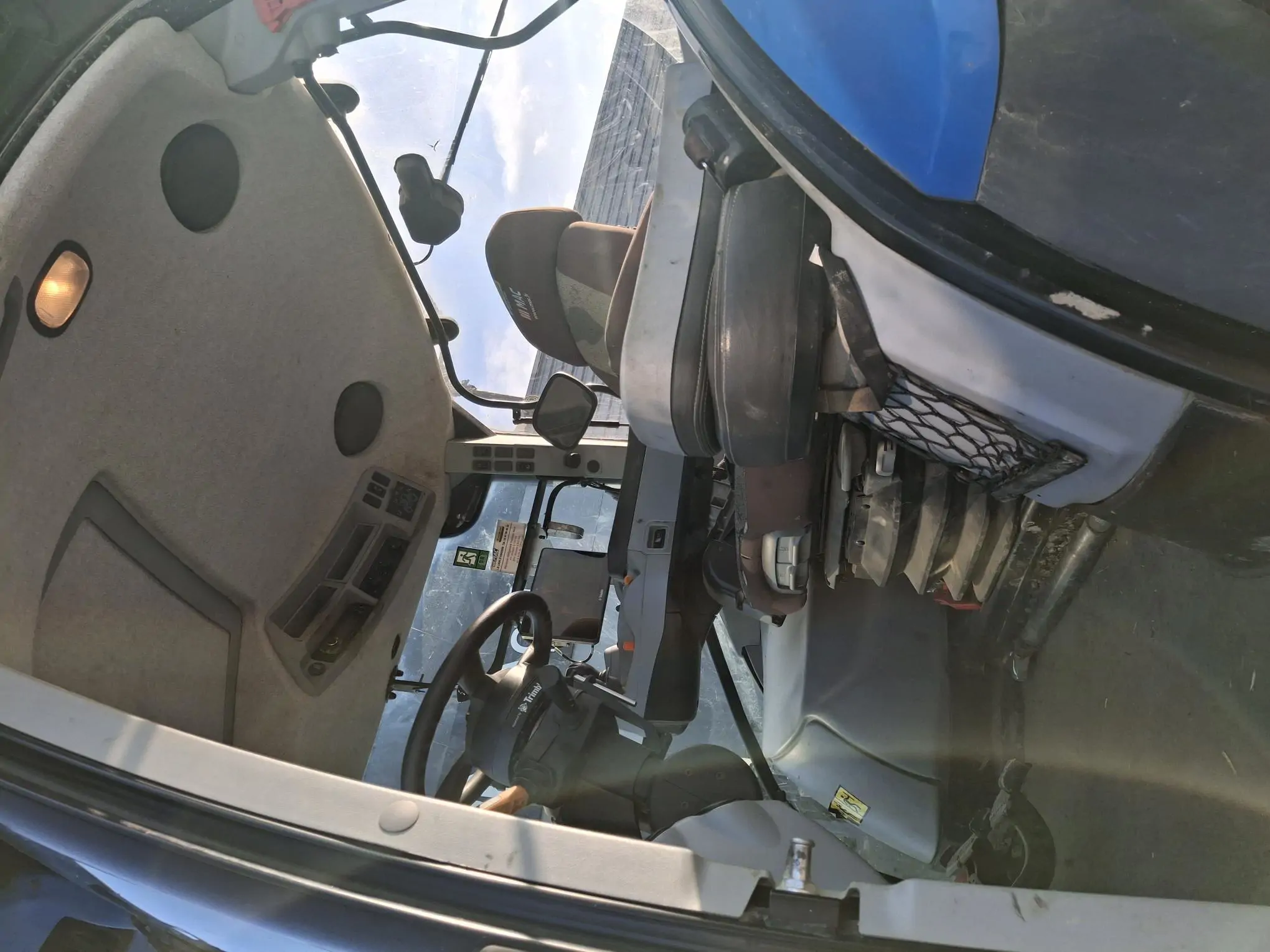 Image NEW HOLLAND TRACTEUR NH T6.145