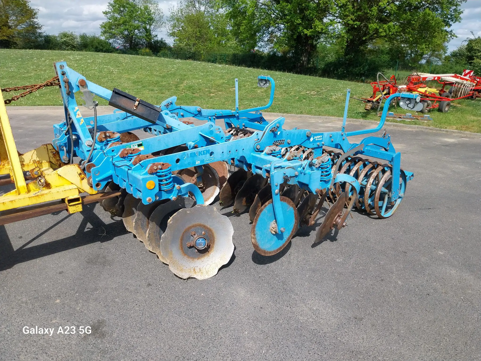 Photo LEMKEN DECHAUMEUR A DISQUES LEMKEN